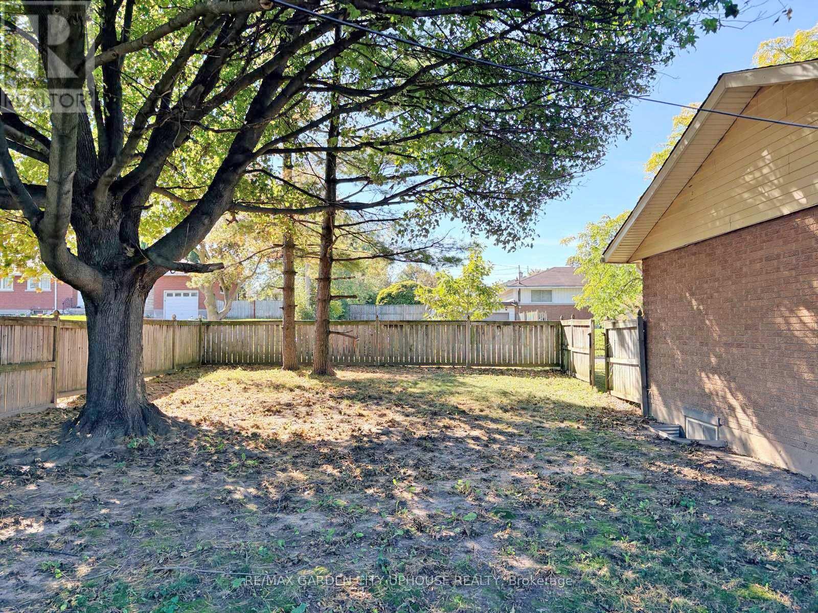 2 Treeview Place, St. Catharines, Ontario  L2T 1T6 - Photo 17 - X13882492