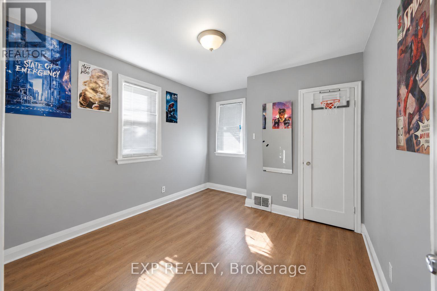 27 Hollywood Street S, Hamilton, Ontario  L8S 3A9 - Photo 3 - X13883584