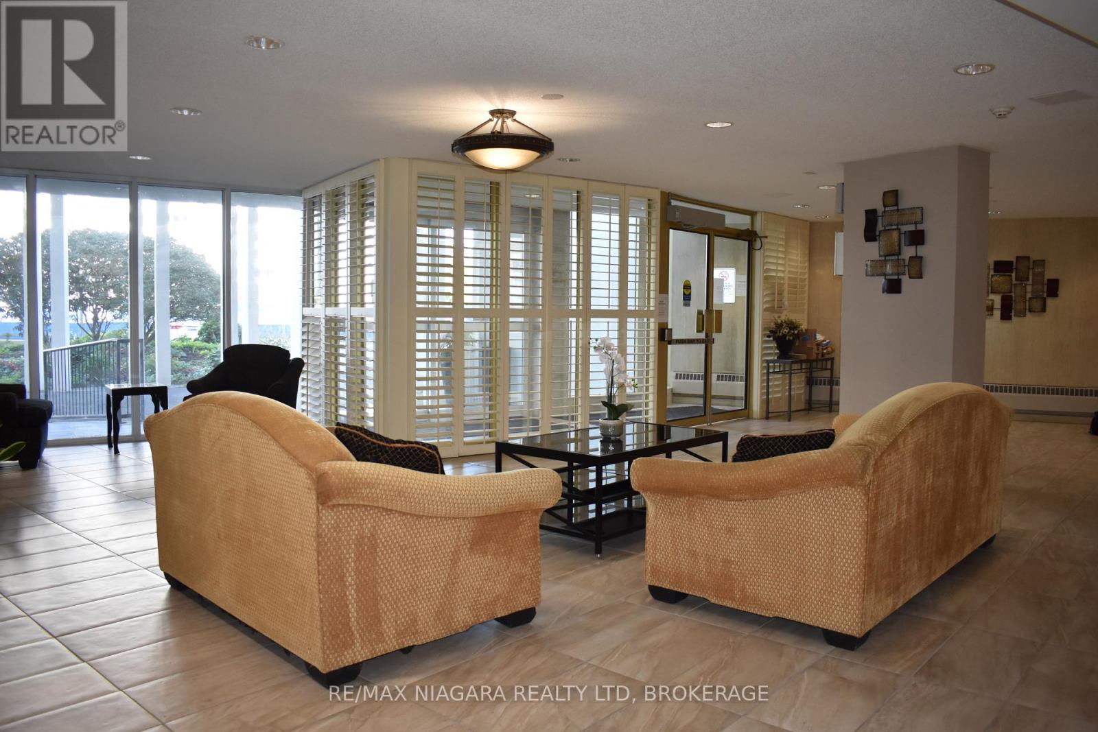 1002 - 35 Towering Heights Boulevard, St. Catharines, Ontario  L2T 3G8 - Photo 2 - X13883722