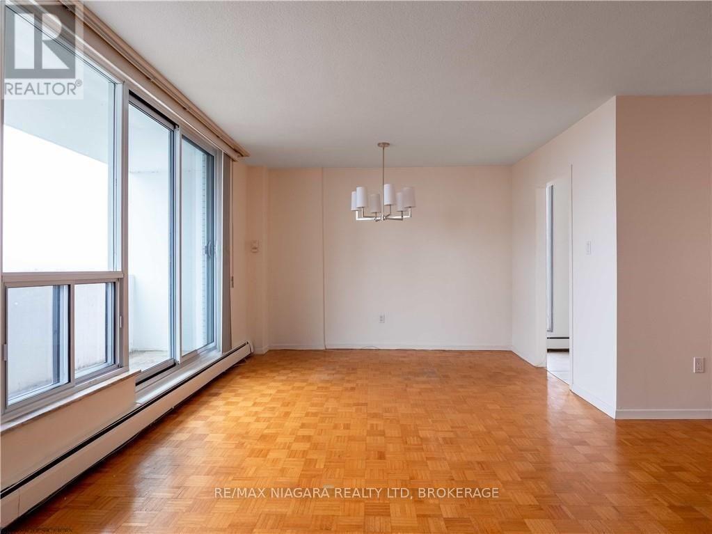 1002 - 35 Towering Heights Boulevard, St. Catharines, Ontario  L2T 3G8 - Photo 6 - X13883722