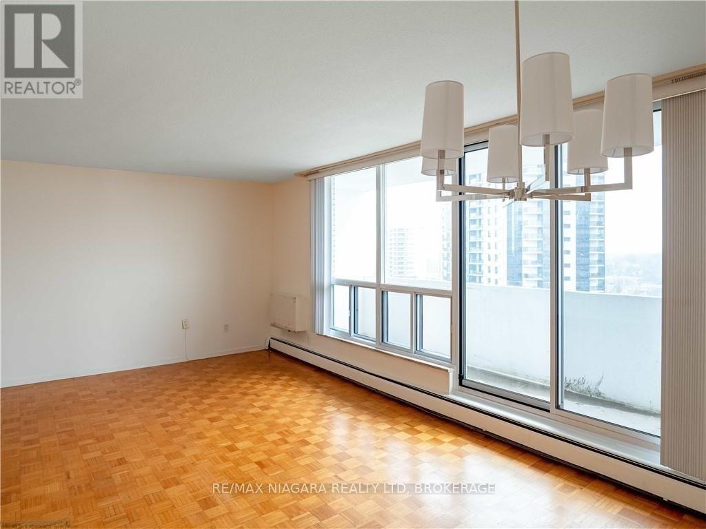 1002 - 35 Towering Heights Boulevard, St. Catharines, Ontario  L2T 3G8 - Photo 7 - X13883722