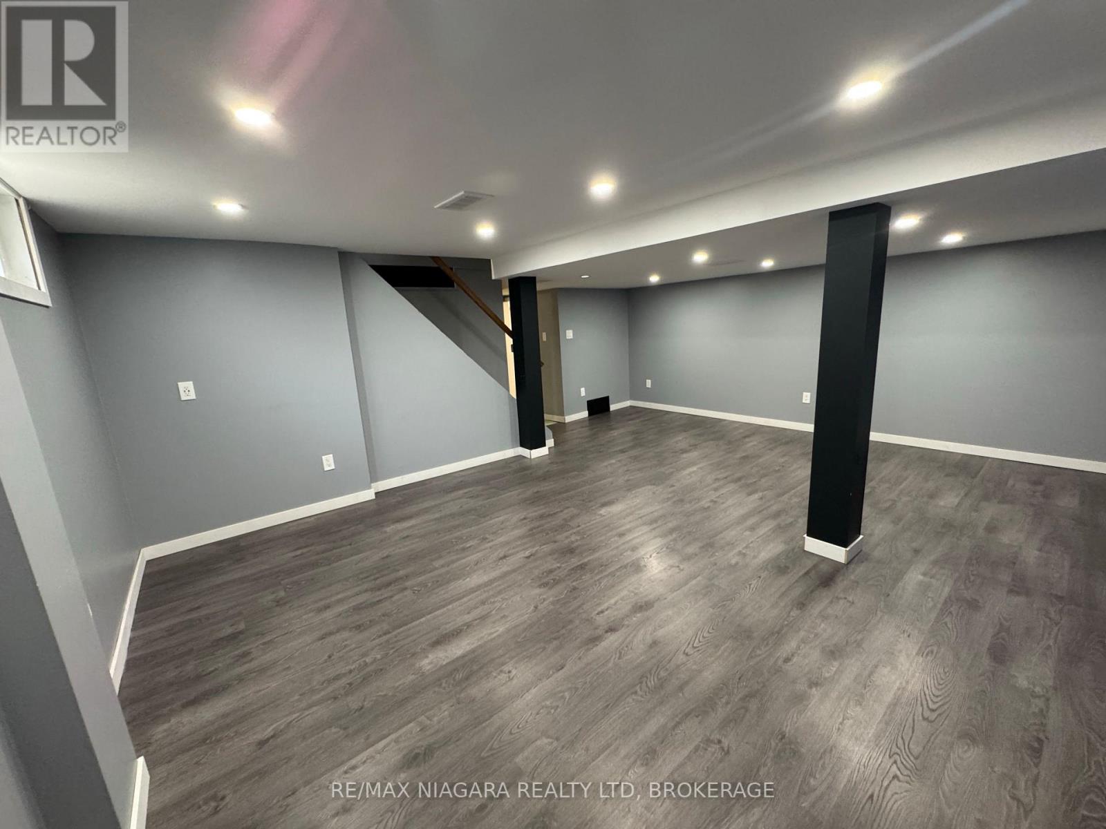 8 Lakehurst Drive, St. Catharines, Ontario  L2N 4C2 - Photo 13 - X13884086