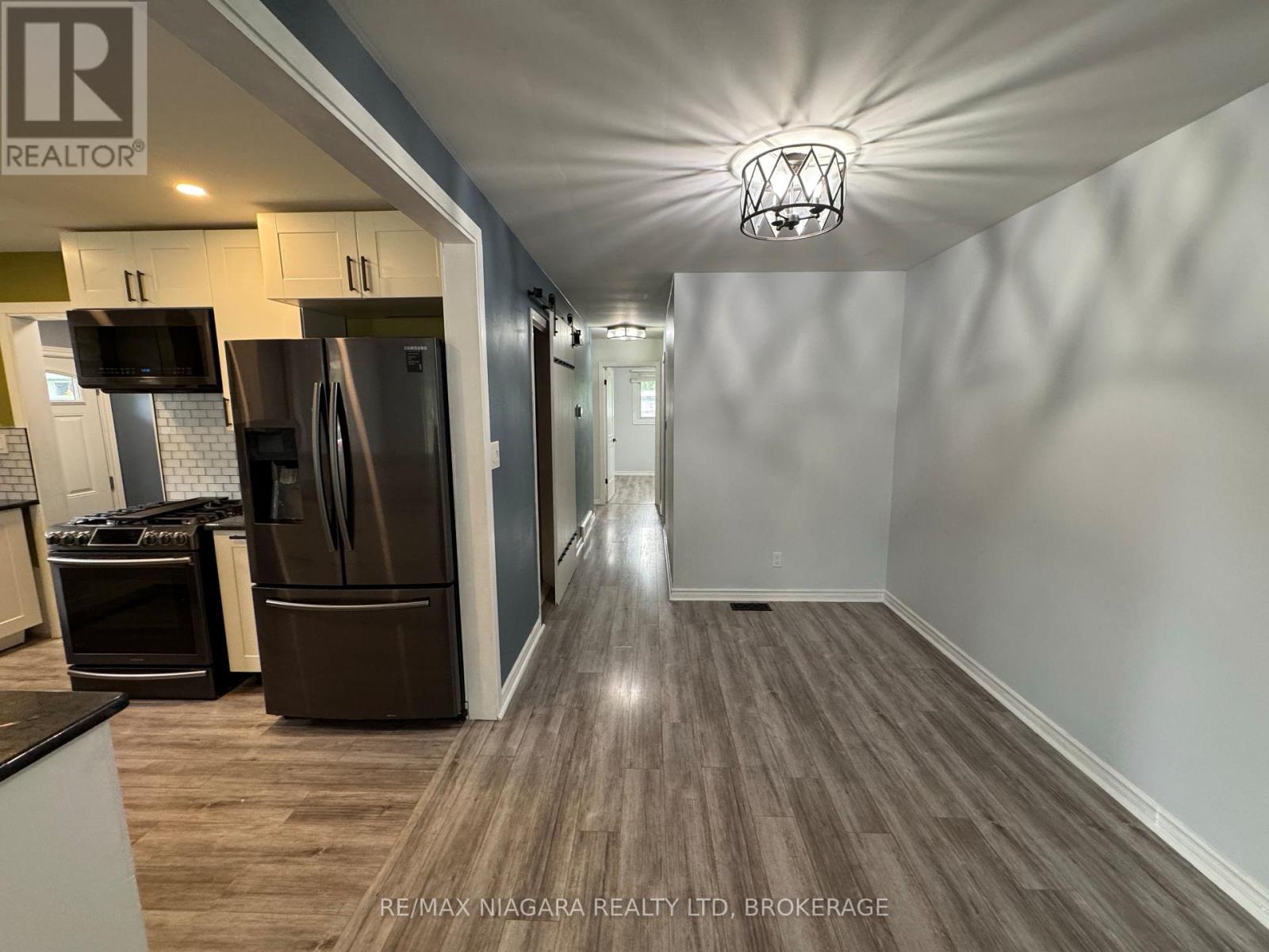 8 Lakehurst Drive, St. Catharines, Ontario  L2N 4C2 - Photo 4 - X13884086