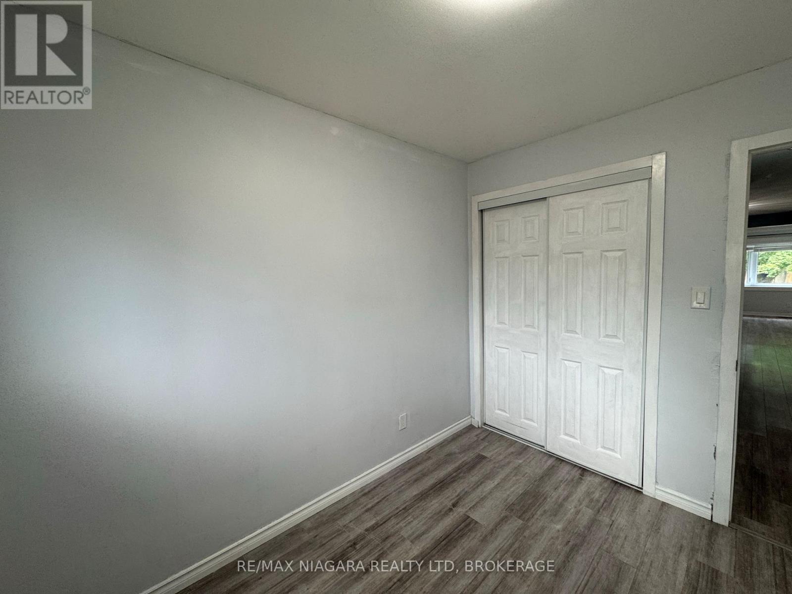 8 Lakehurst Drive, St. Catharines, Ontario  L2N 4C2 - Photo 9 - X13884086