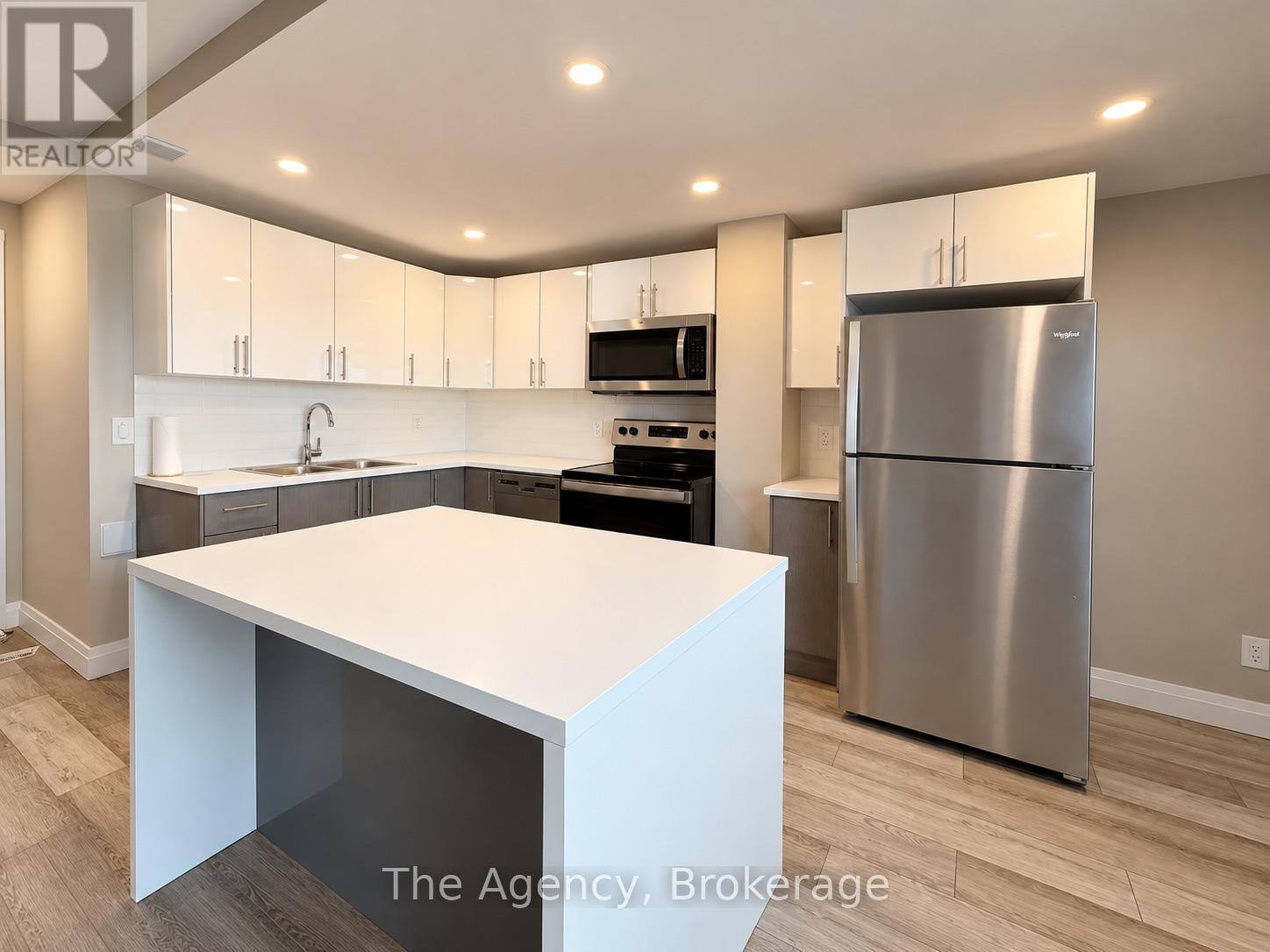 805 - 45 Paisley Boulevard W, Mississauga, Ontario  L5B 1E4 - Photo 6 - W13884148