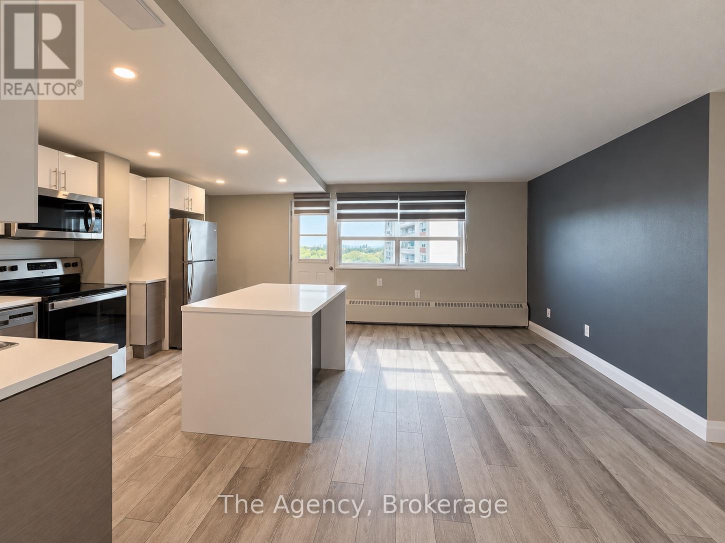 805 - 45 Paisley Boulevard W, Mississauga, Ontario  L5B 1E4 - Photo 7 - W13884148