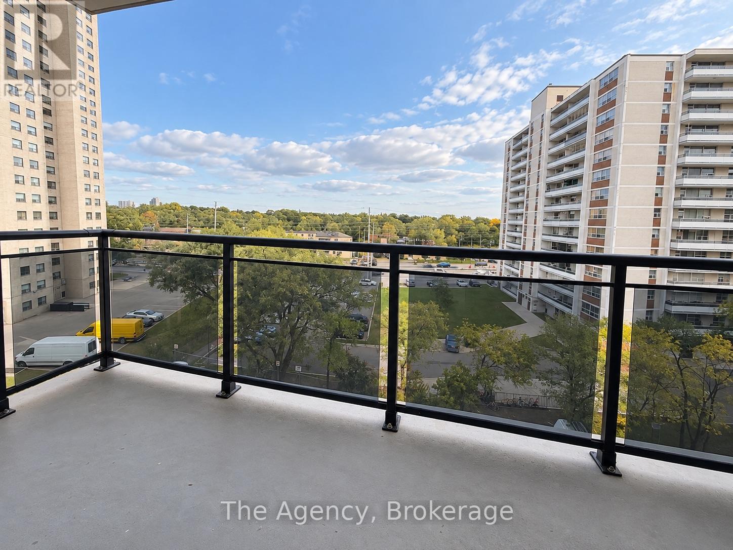 609 - 45 Paisley Boulevard W, Mississauga, Ontario  L5B 1E4 - Photo 13 - W13884152