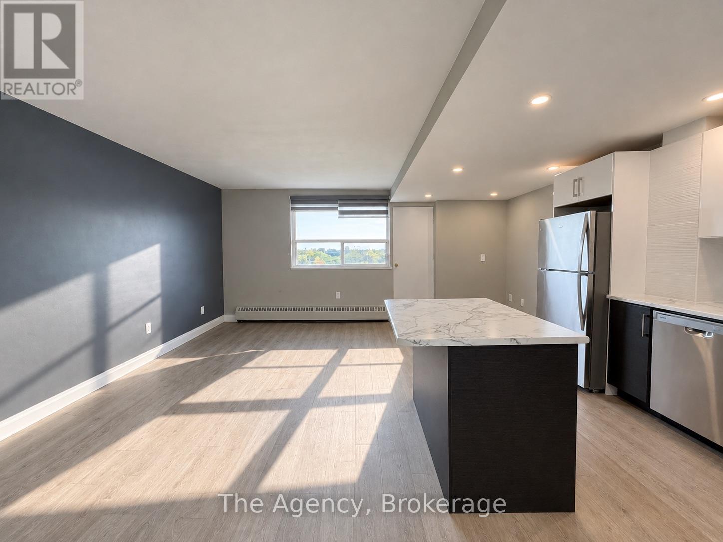 609 - 45 Paisley Boulevard W, Mississauga, Ontario  L5B 1E4 - Photo 7 - W13884152