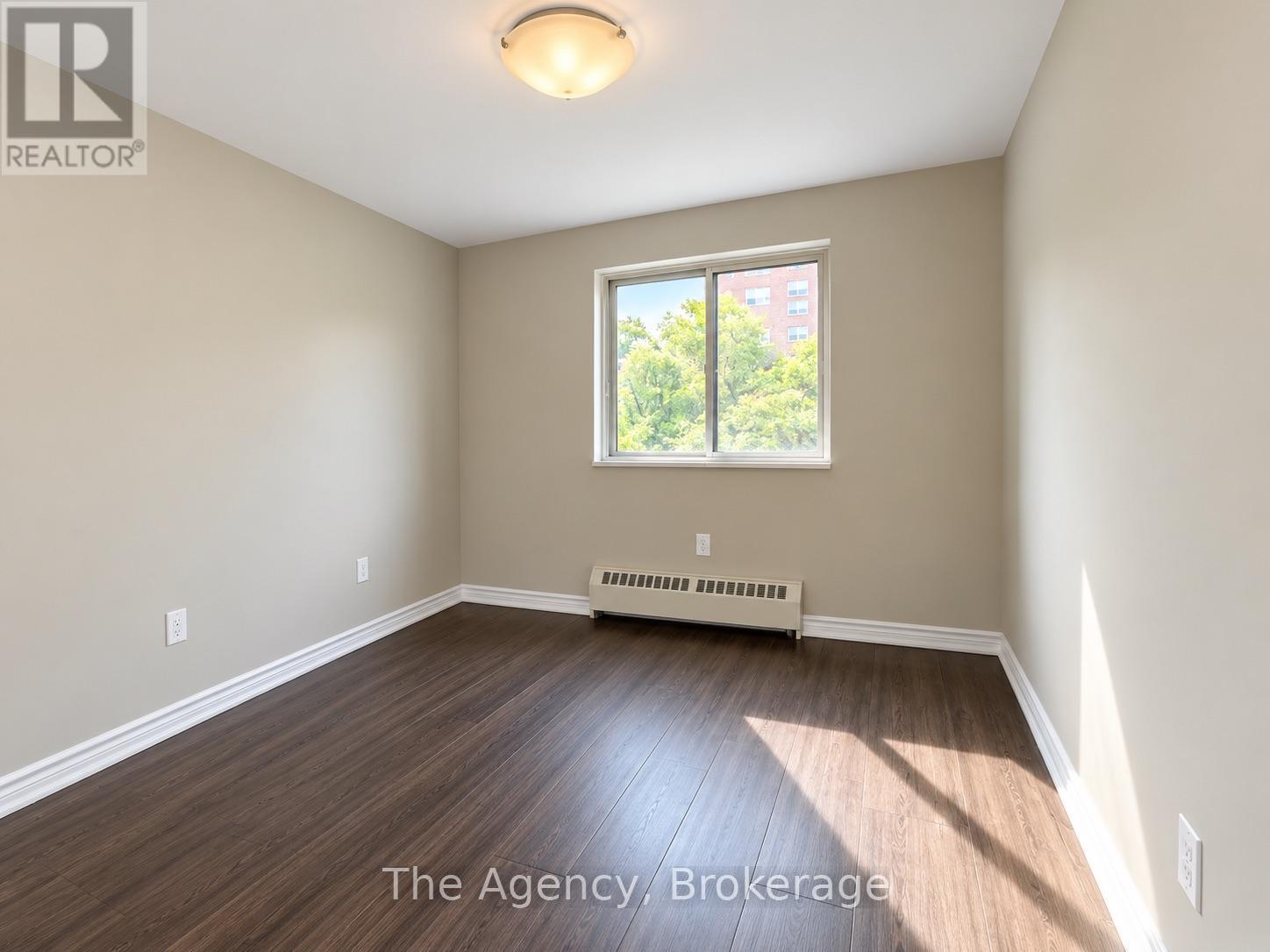 410 - 45 Paisley Boulevard W, Mississauga, Ontario  L5B 1E4 - Photo 9 - W13884154