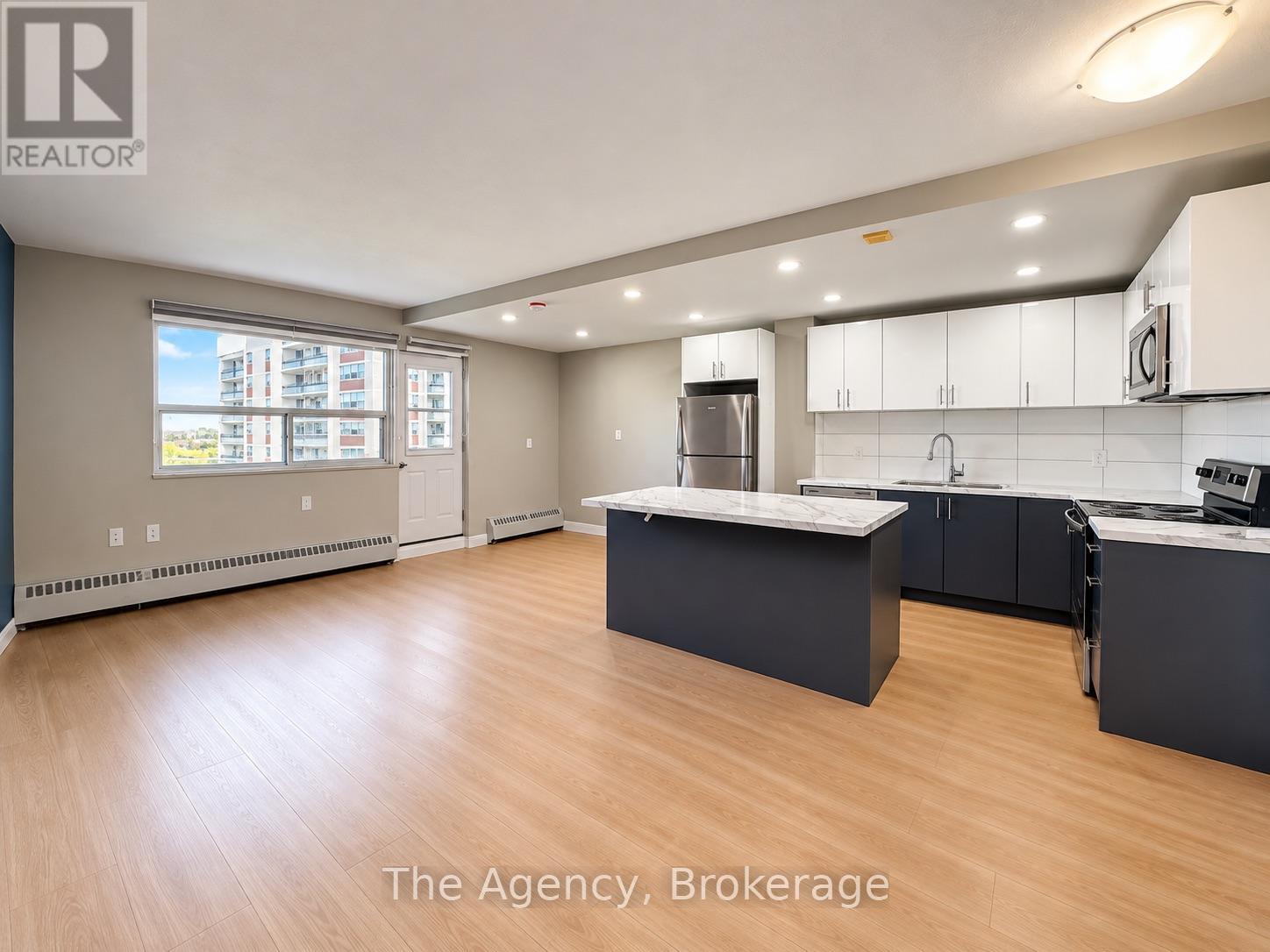1009 - 45 Paisley Boulevard W, Mississauga, Ontario  L5B 1E4 - Photo 10 - W13884158