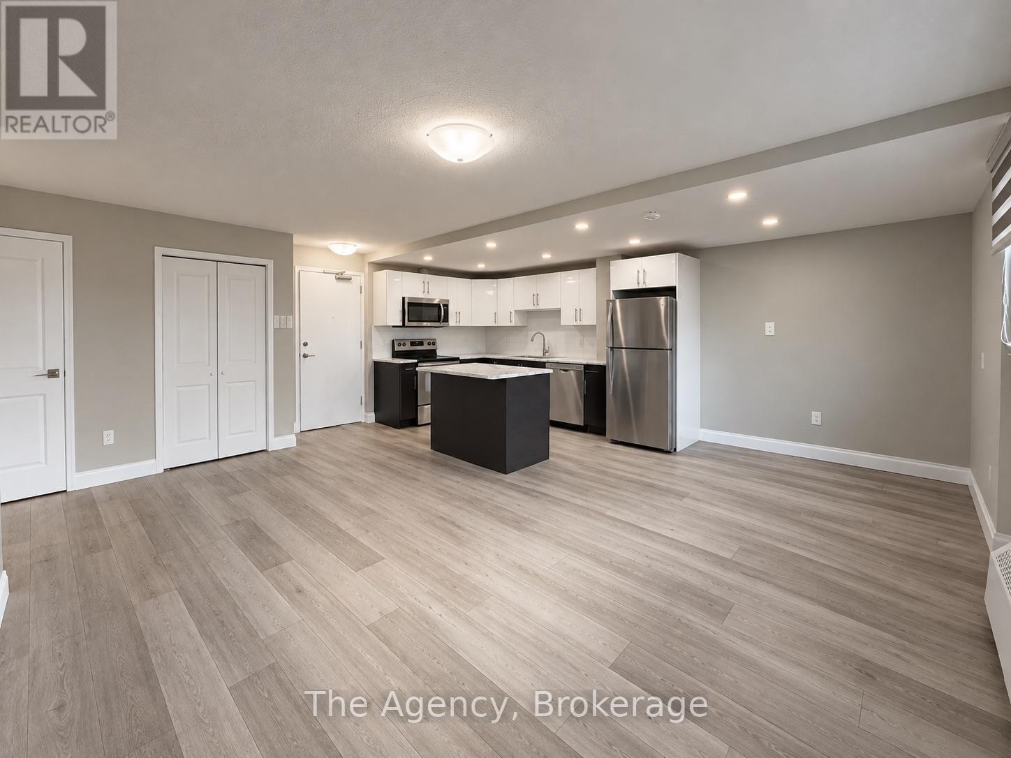 504 - 45 Paisley Boulevard W, Mississauga, Ontario  L5B 1E4 - Photo 8 - W13884160