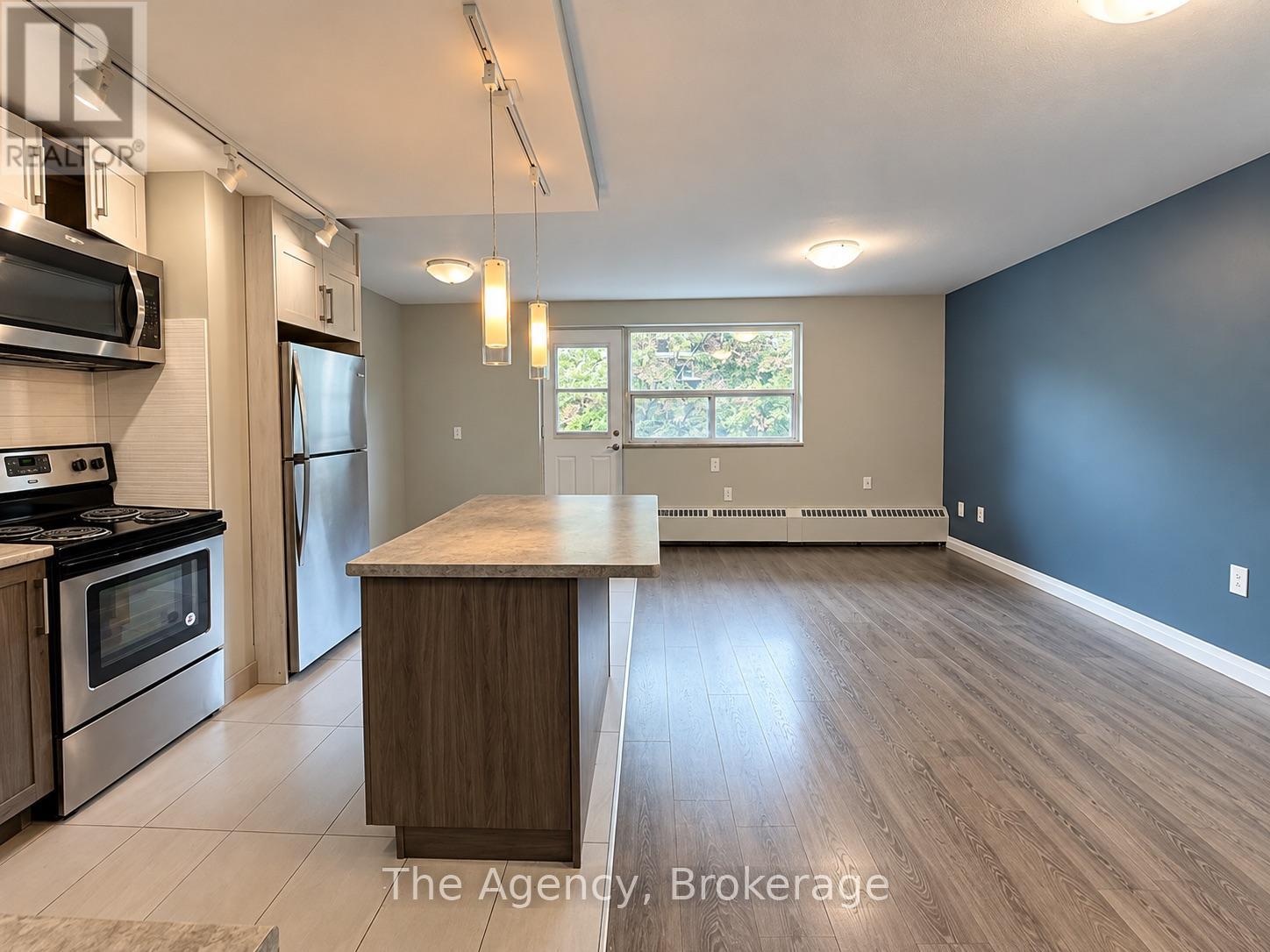 304 - 45 Paisley Boulevard W, Mississauga, Ontario  L5B 1E4 - Photo 6 - W13884164