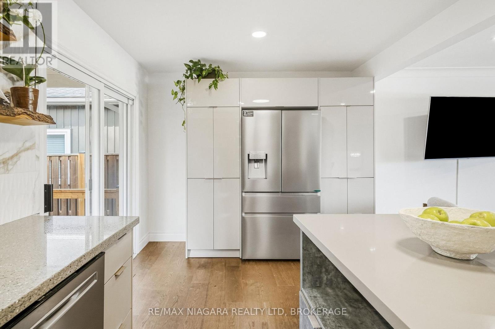6470 Gore Street, Niagara Falls, Ontario  L2J 1Y1 - Photo 16 - X13884342