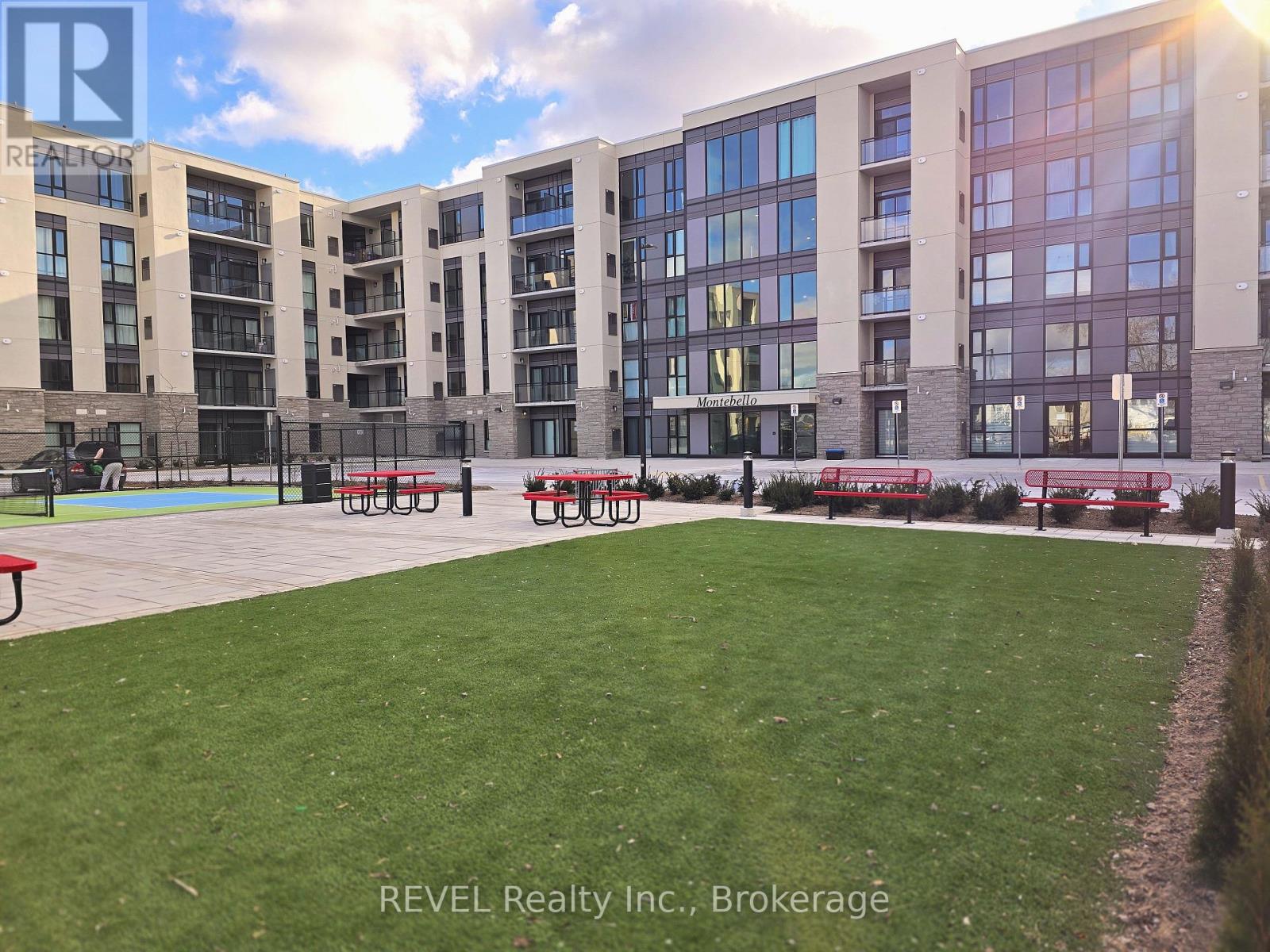 140 - 50 Herrick Avenue, St. Catharines, Ontario  L2P 0G3 - Photo 2 - X13885544