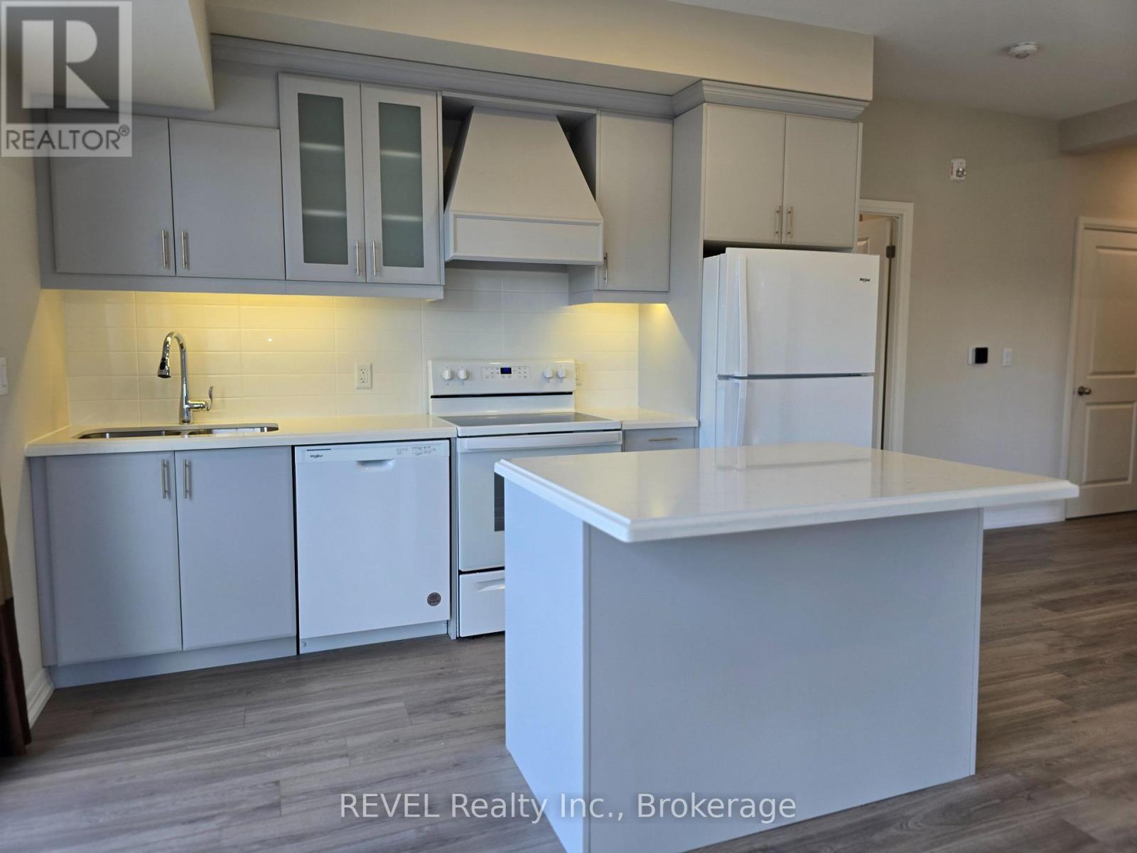 140 - 50 Herrick Avenue, St. Catharines, Ontario  L2P 0G3 - Photo 5 - X13885544