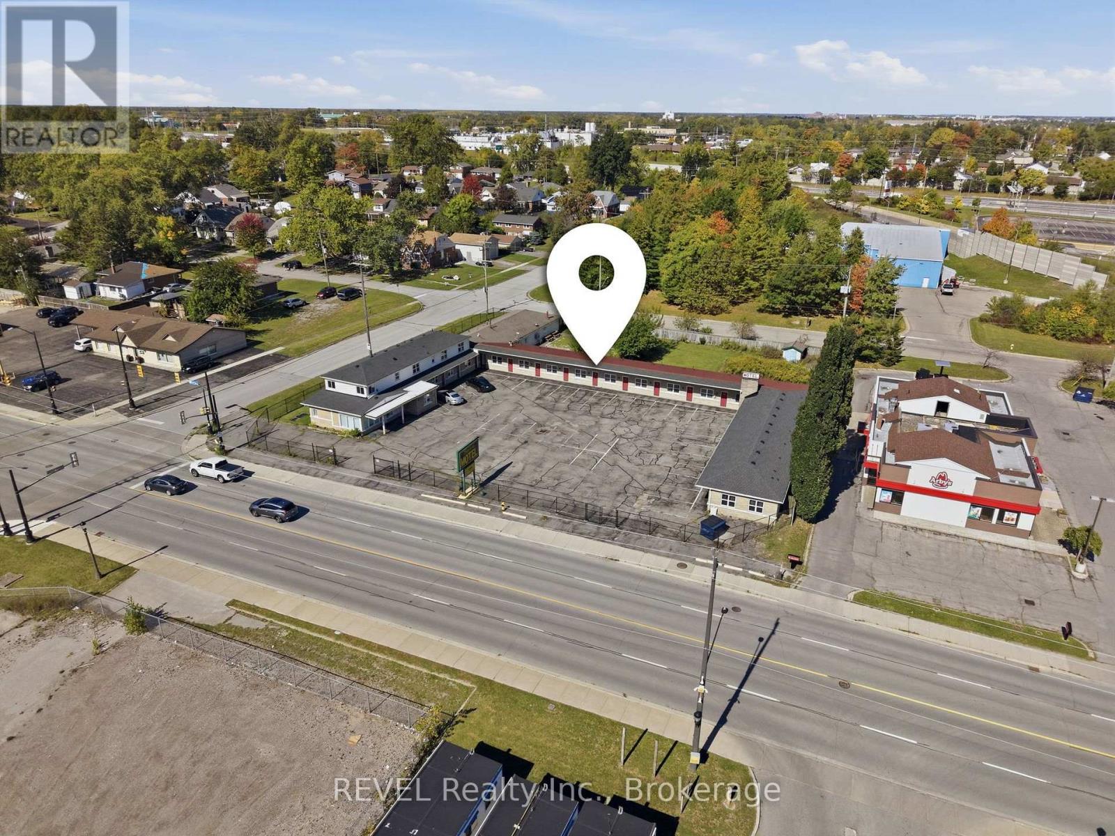 215 Garrison Road, Fort Erie, Ontario  L2A 1M6 - Photo 2 - X13885644
