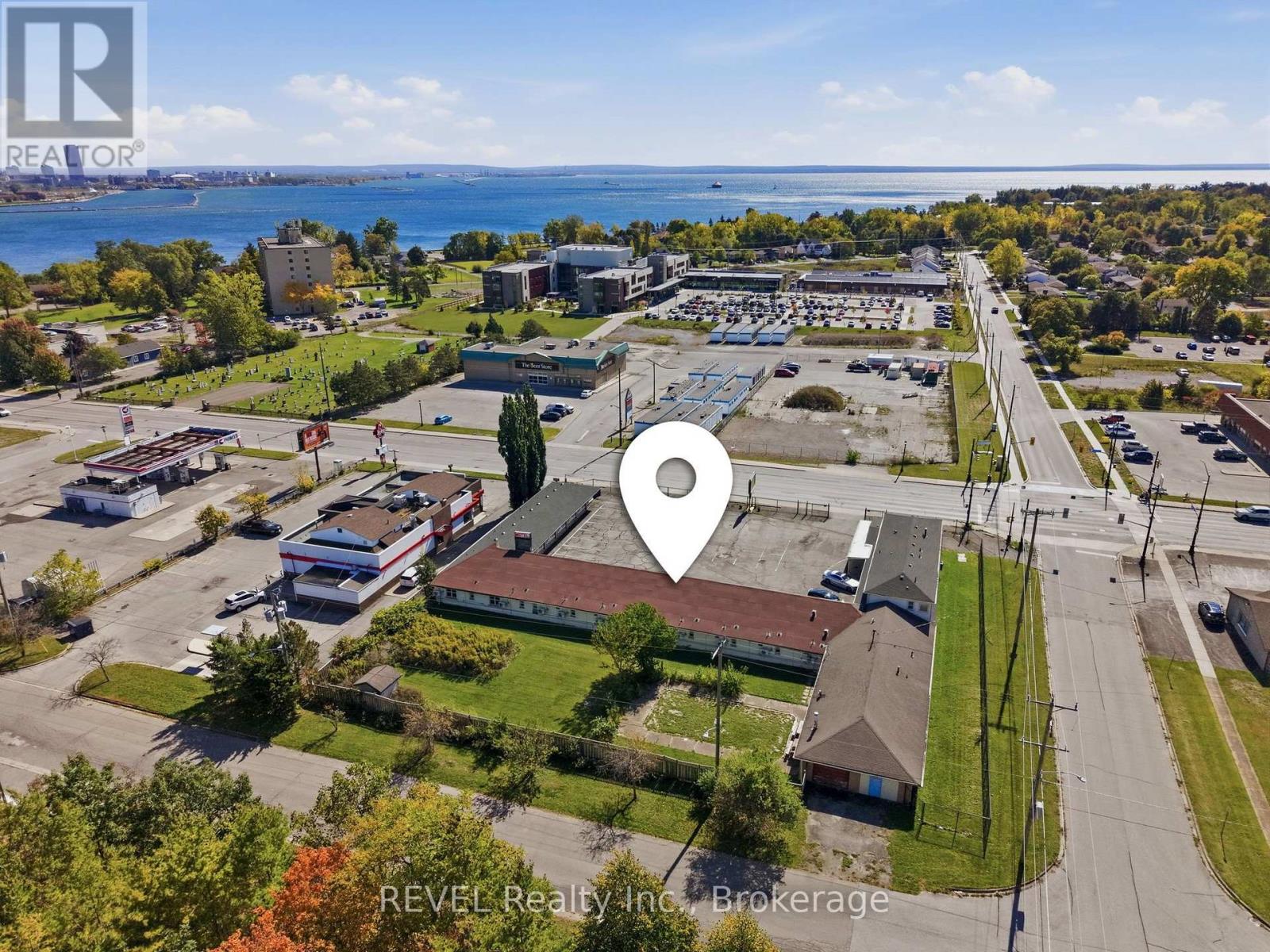 215 Garrison Road, Fort Erie, Ontario  L2A 1M6 - Photo 3 - X13885644