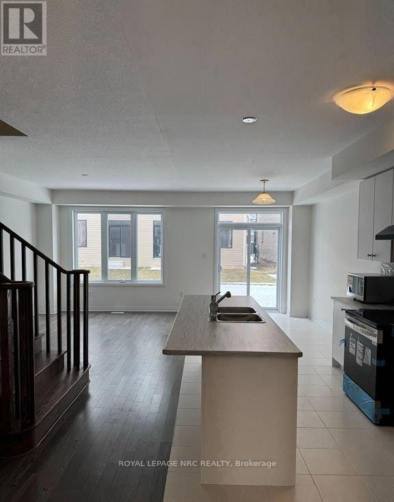 48 Varsity Drive, Welland, Ontario  L3B 0N3 - Photo 7 - X13886482