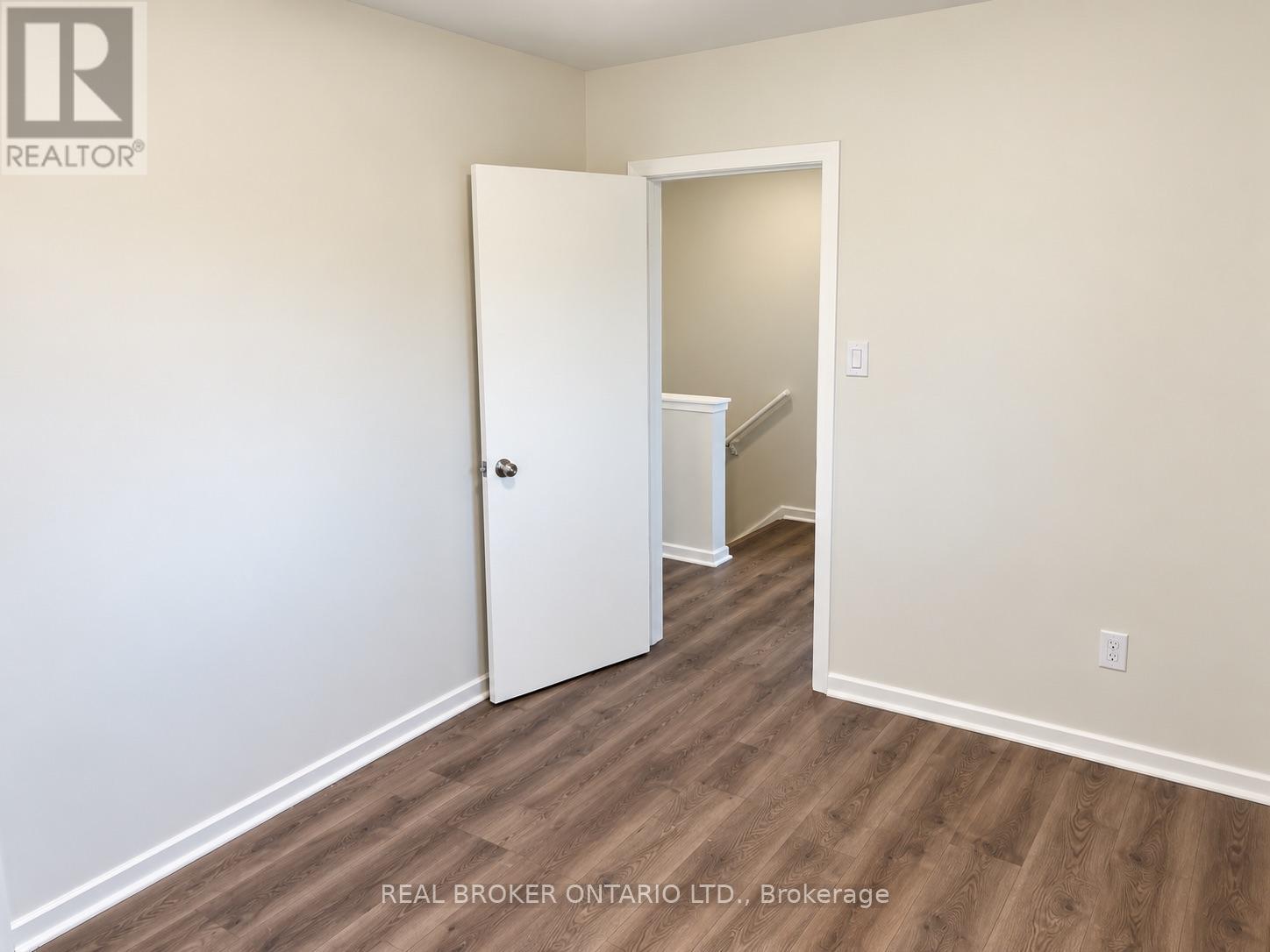 49 Thompson Avenue, Thorold, Ontario  L2V 2N2 - Photo 10 - X13886658
