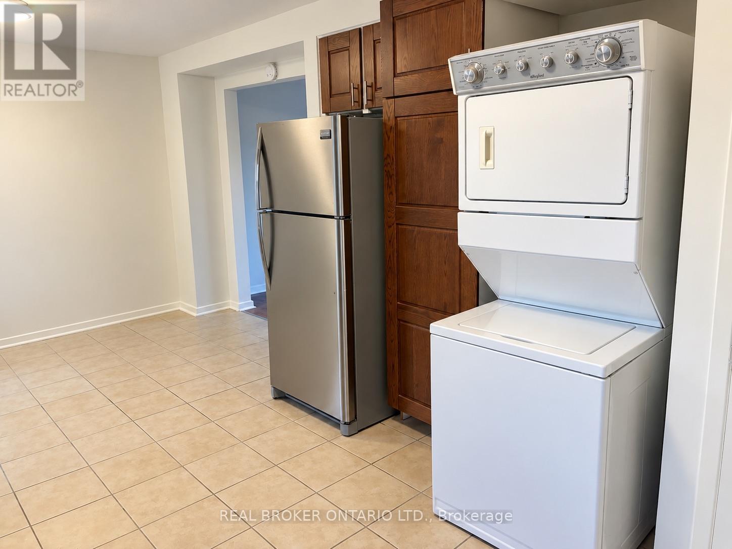 49 Thompson Avenue, Thorold, Ontario  L2V 2N2 - Photo 5 - X13886658