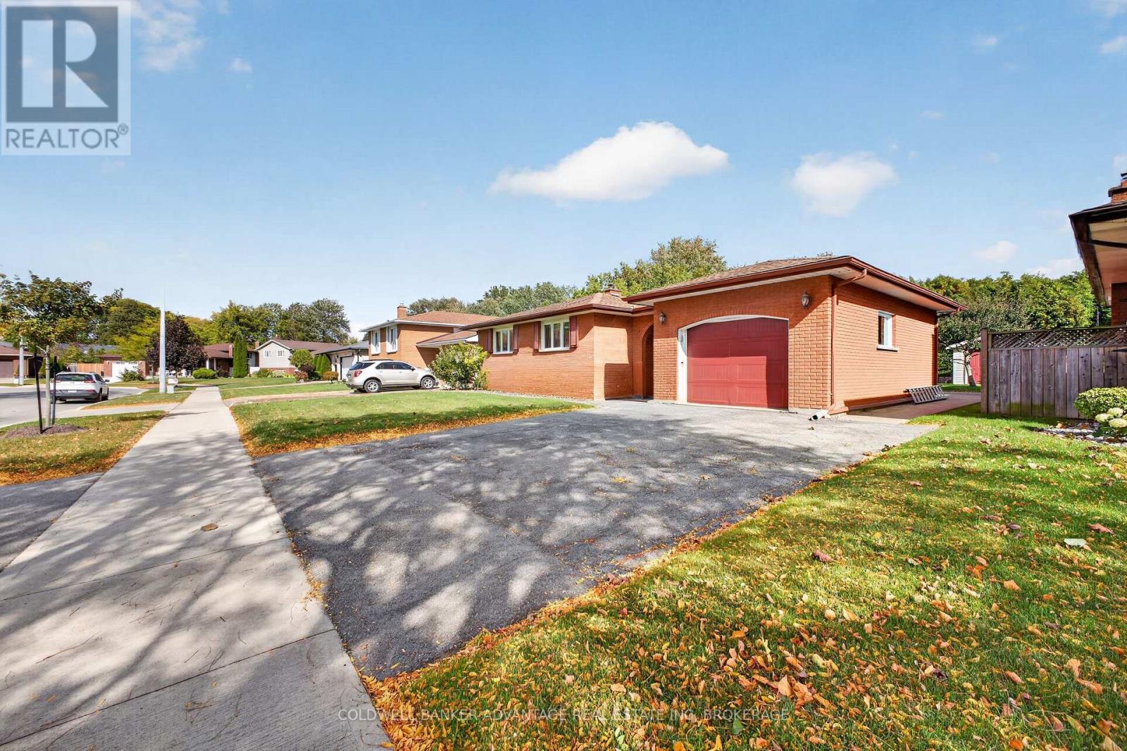 28 Glenpark Court, Welland, Ontario  L3C 6J9 - Photo 3 - X13912064