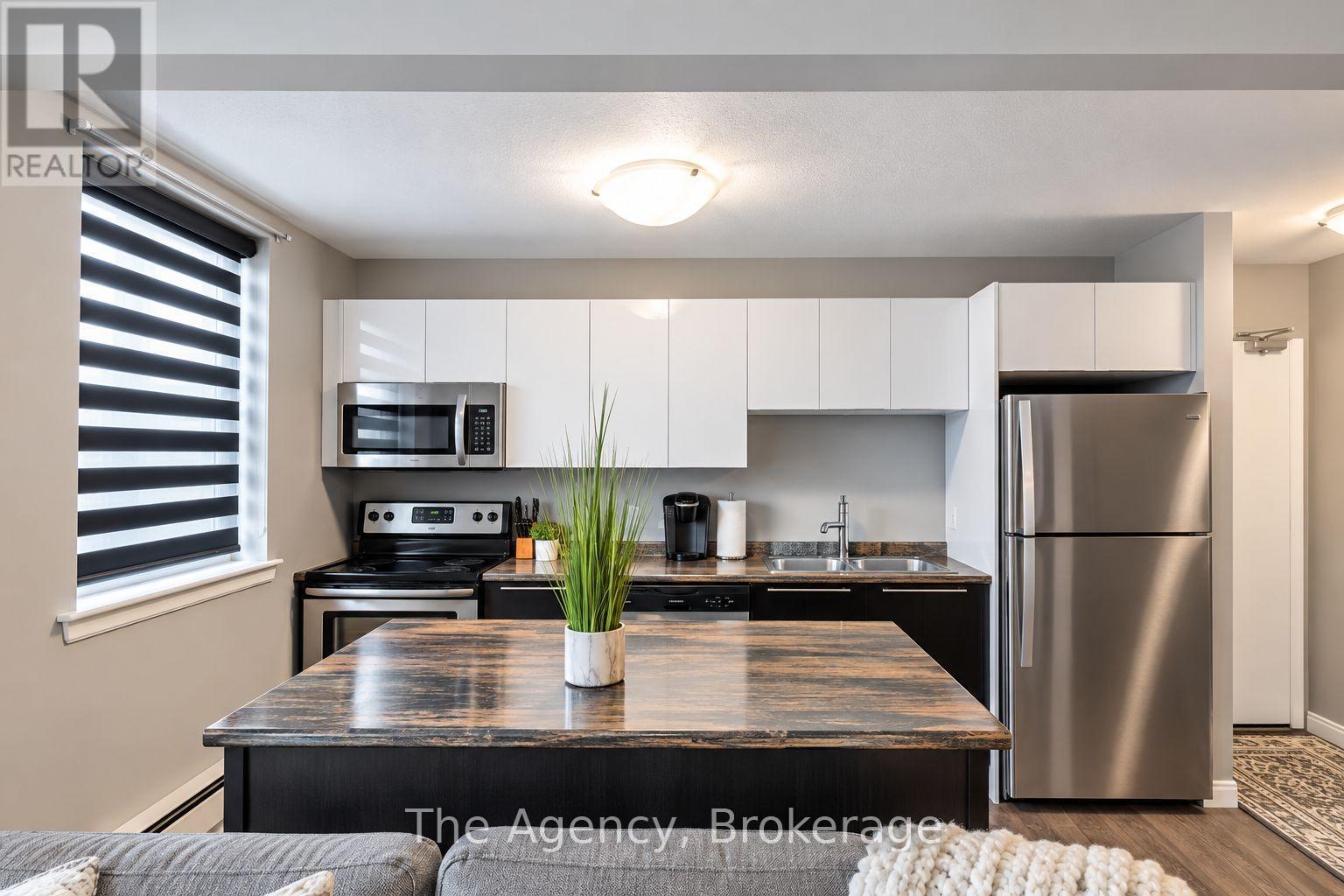 8 - 4538 Huron Street, Niagara Falls, Ontario  L2E 2H3 - Photo 2 - X13987422