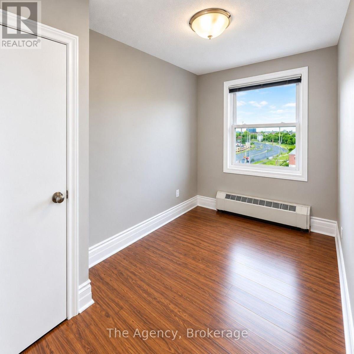 4 - 139 Westchester Crescent, St. Catharines, Ontario  L2P 2N8 - Photo 6 - X13987498