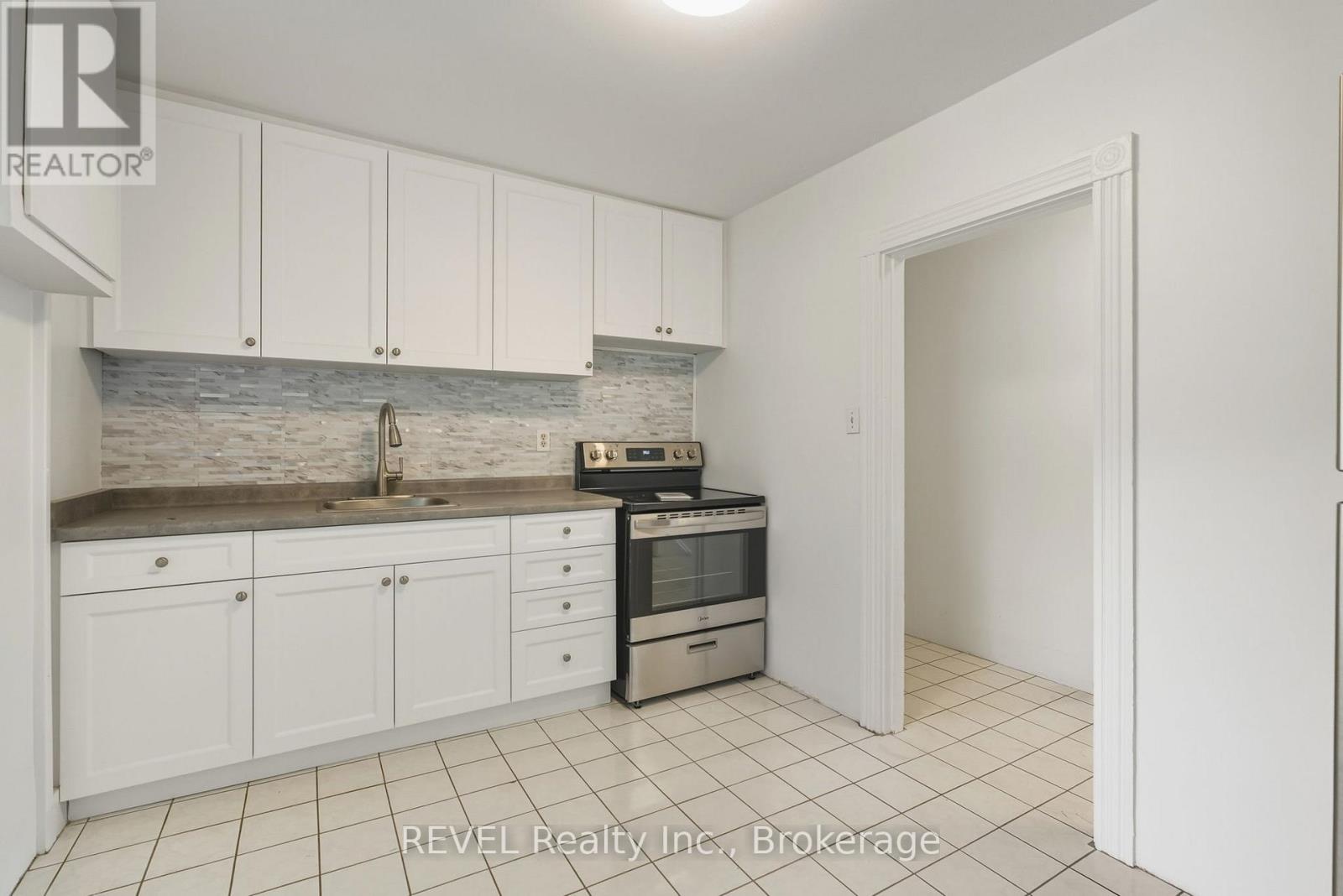 23 Plymonth Road, Welland, Ontario  L3B 3C4 - Photo 5 - X14005042