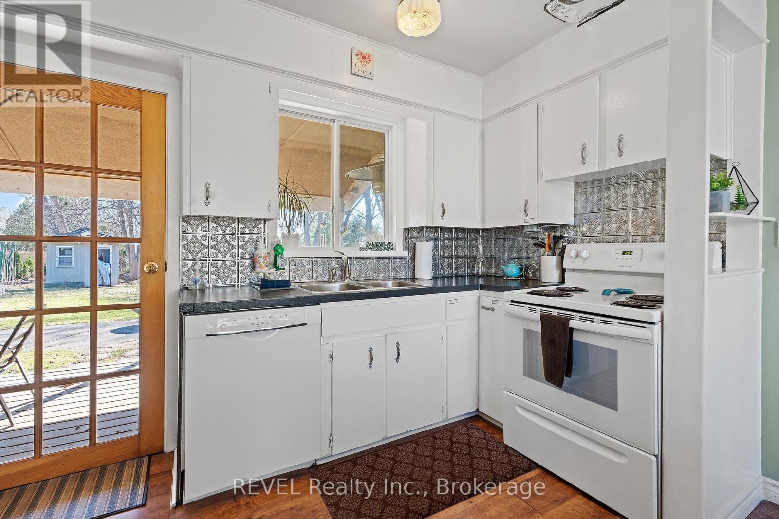 639 Penner Street, Niagara-On-The-Lake, Ontario  L0S 1T0 - Photo 6 - X14005826