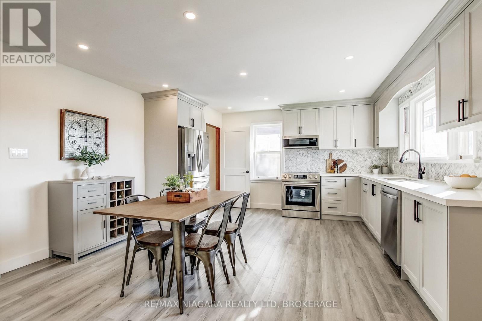 Main Level - 6801 Dunn Street, Niagara Falls, Ontario  L2G 2R3 - Photo 2 - X14006874