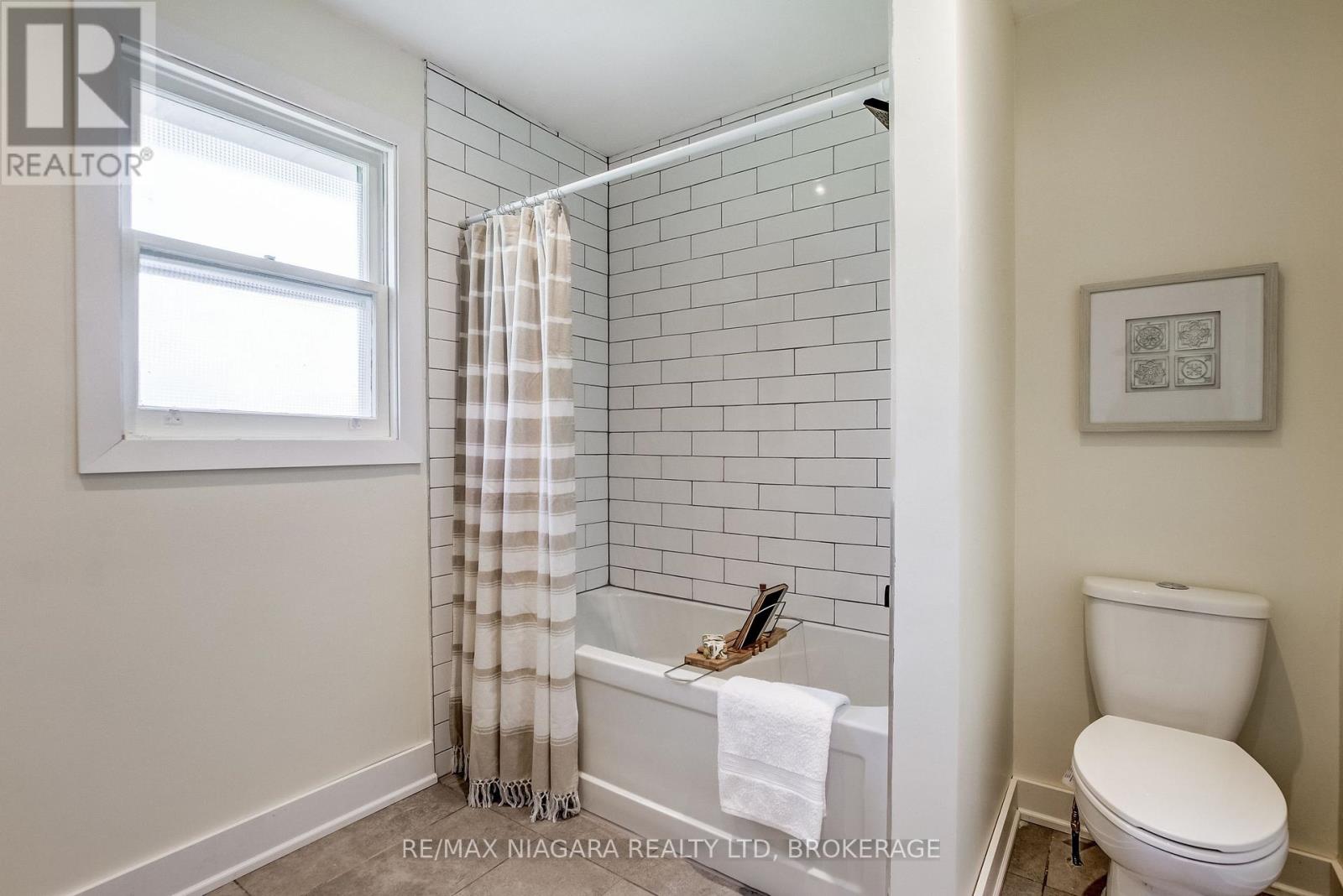 Main Level - 6801 Dunn Street, Niagara Falls, Ontario  L2G 2R3 - Photo 5 - X14006874