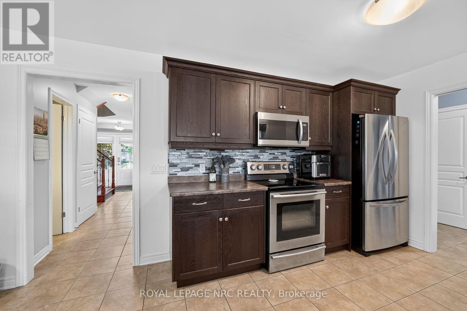 255 Empress Avenue, Welland, Ontario  L3B 0A5 - Photo 5 - X14017434