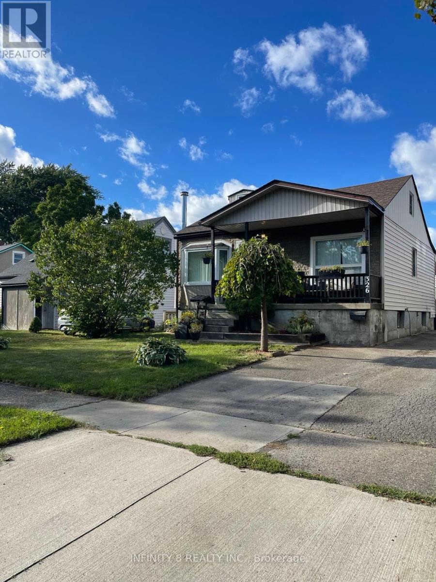 326 Corvette Street, Welland, Ontario  L3B 4S6 - Photo 2 - X14022266
