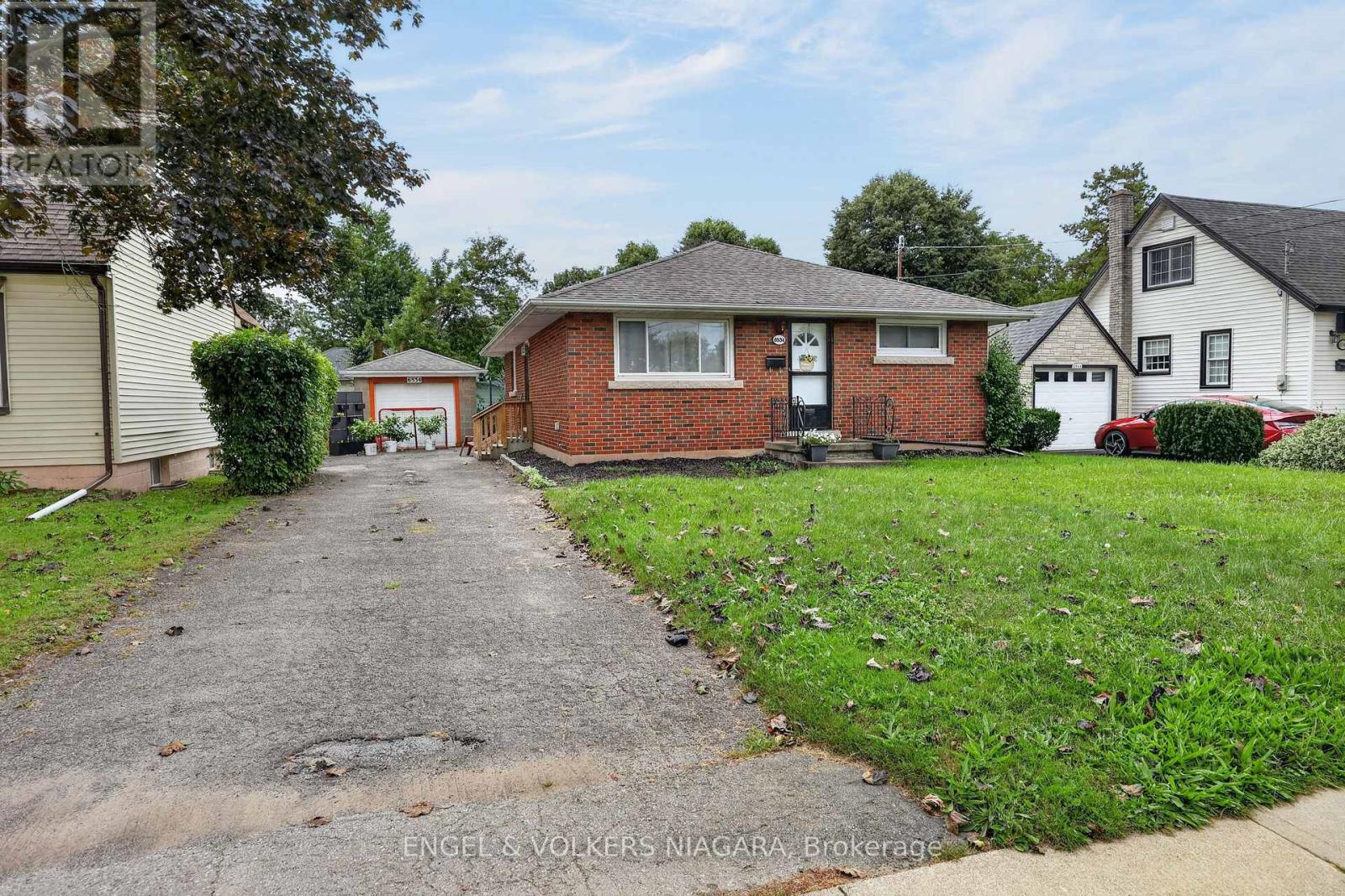 6534 RIALL STREET, Niagara Falls, Ontario