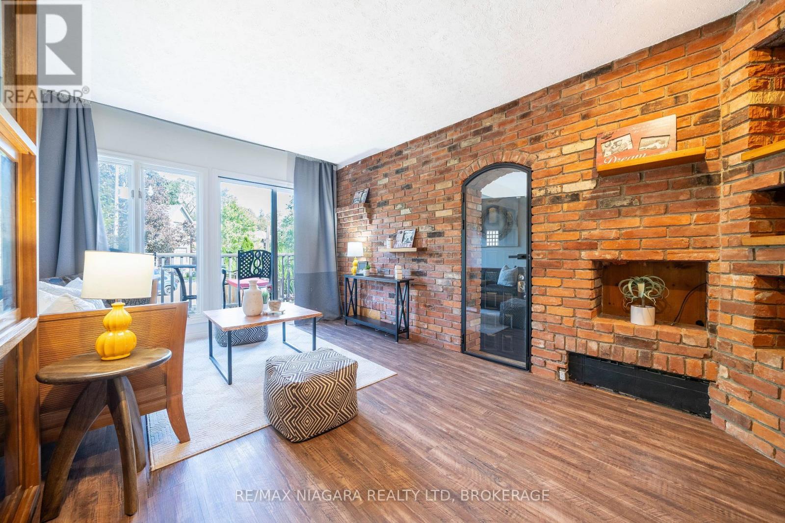 38 Yonge Boulevard, Toronto, Ontario  M5M 3G5 - Photo 12 - C14028018