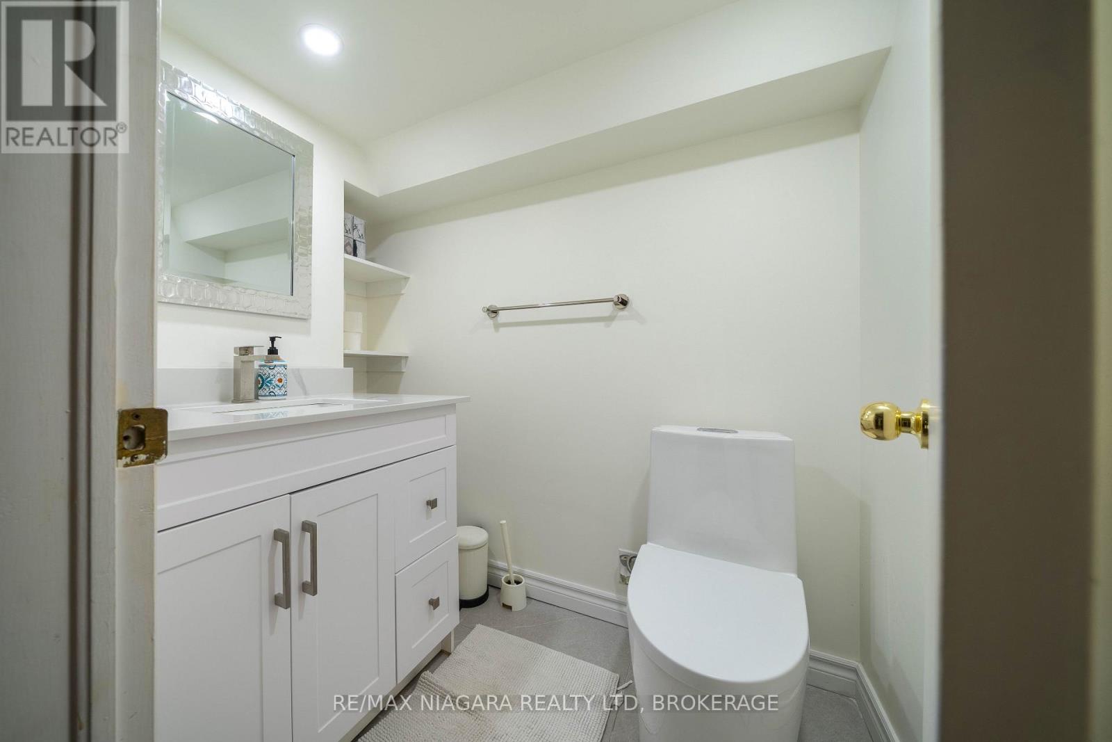 38 Yonge Boulevard, Toronto, Ontario  M5M 3G5 - Photo 38 - C14028018