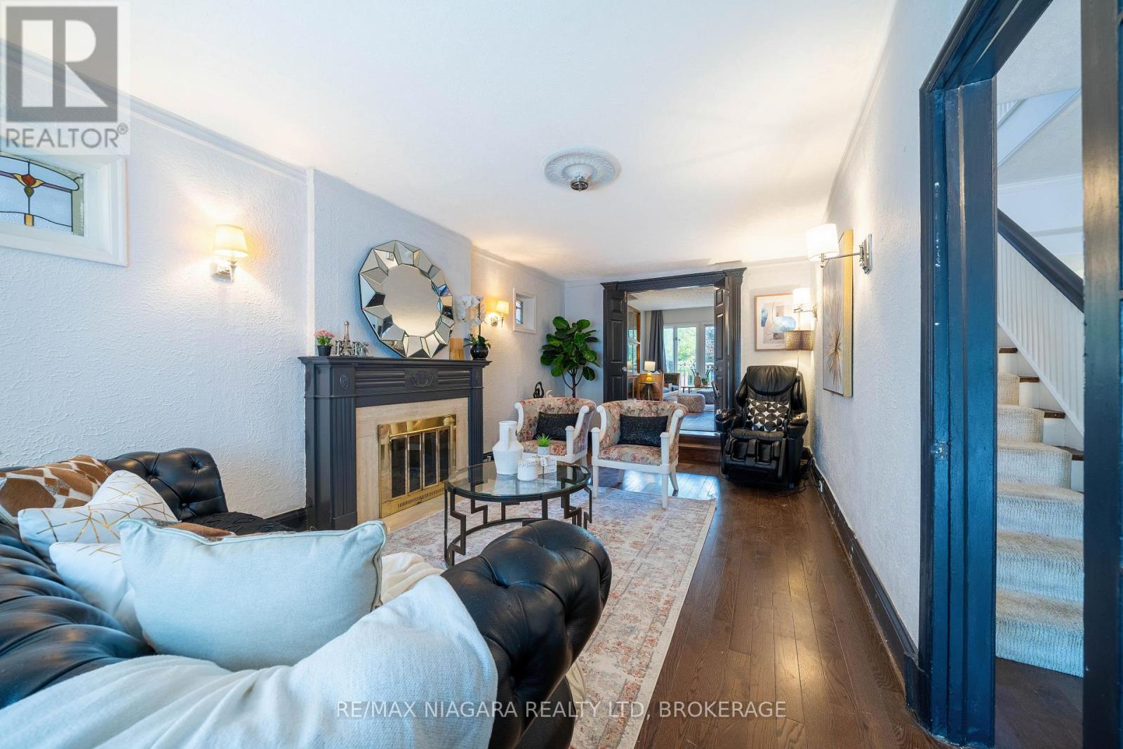 38 Yonge Boulevard, Toronto, Ontario  M5M 3G5 - Photo 6 - C14028018