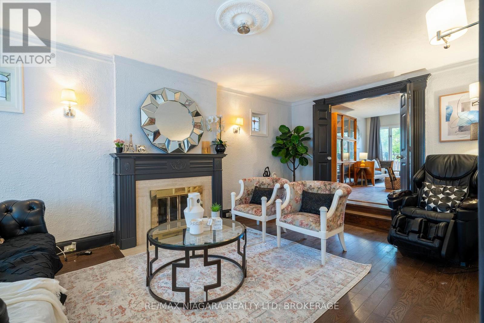 38 Yonge Boulevard, Toronto, Ontario  M5M 3G5 - Photo 7 - C14028018