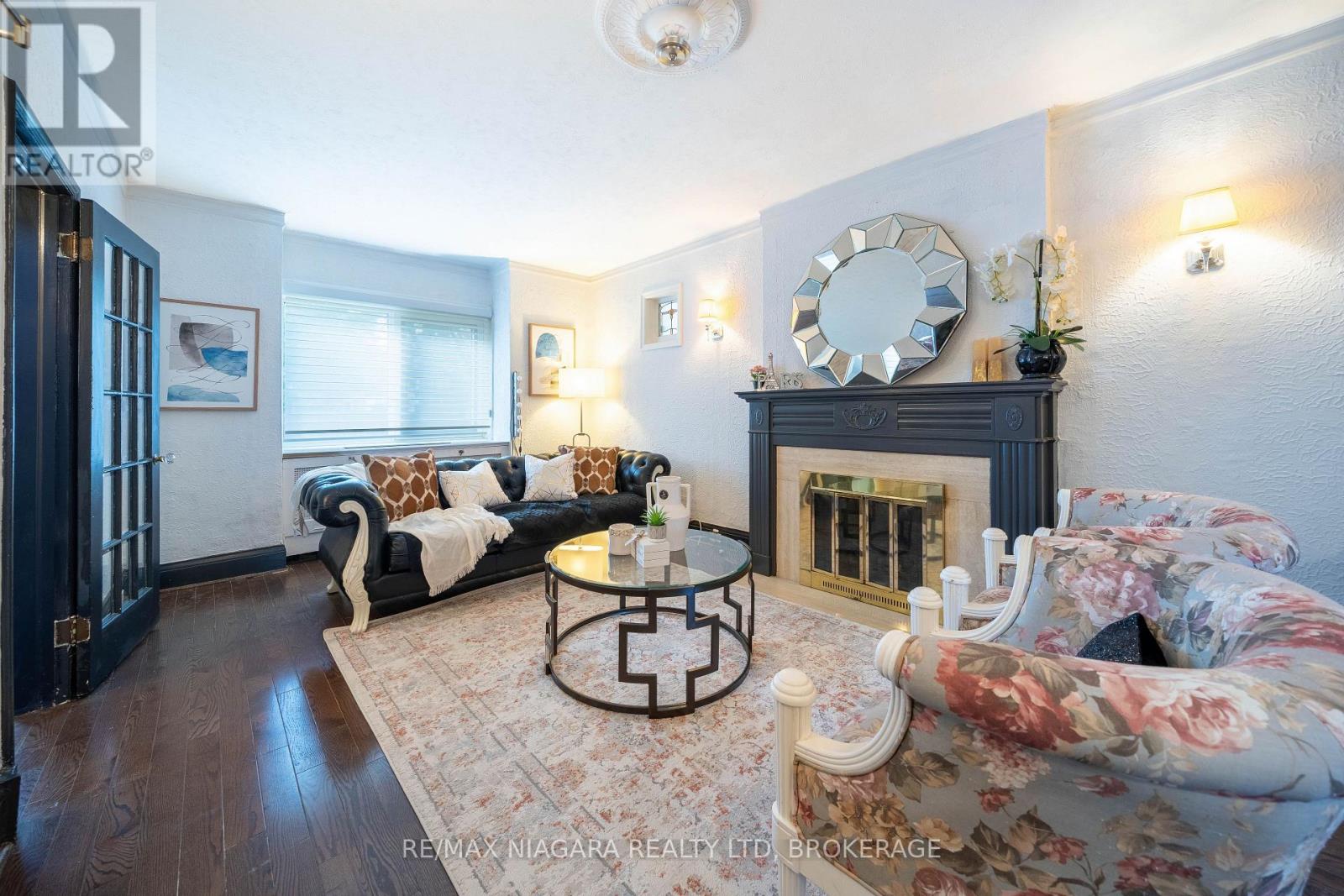 38 Yonge Boulevard, Toronto, Ontario  M5M 3G5 - Photo 9 - C14028018