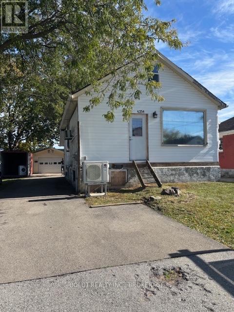4354 Third Avenue, Niagara Falls, Ontario  L2E 4K6 - Photo 2 - X14027996