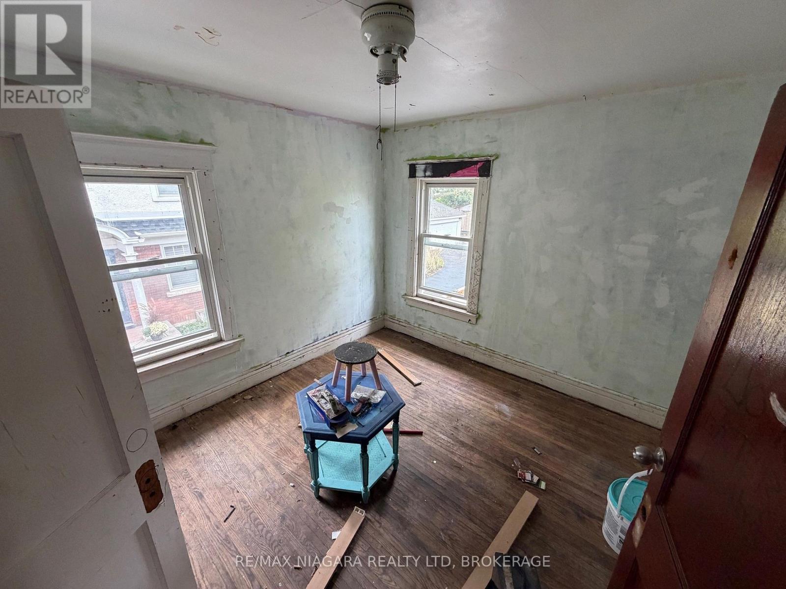 4445 John Street, Niagara Falls, Ontario  L2E 1A4 - Photo 15 - X14029052