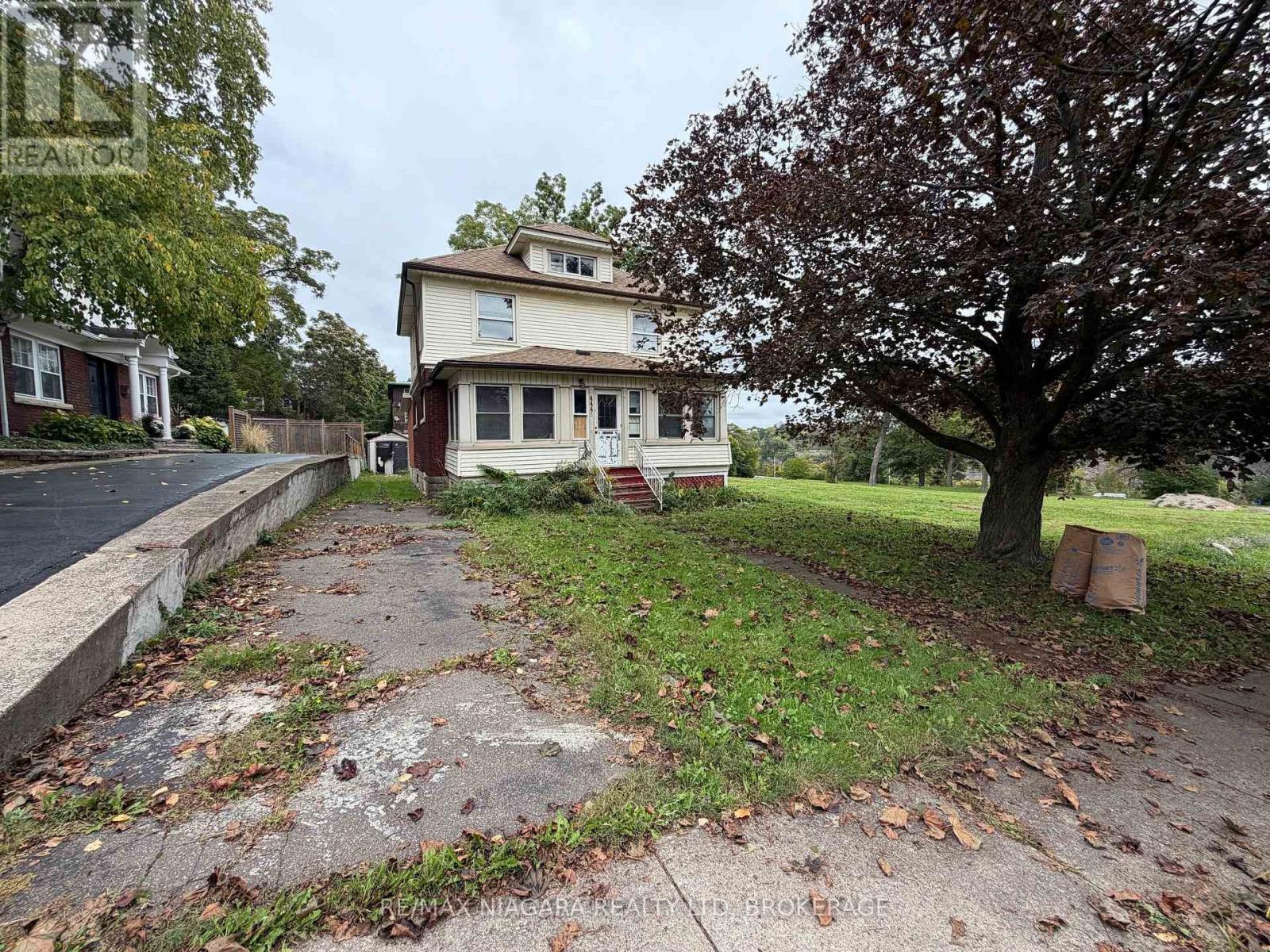 4445 John Street, Niagara Falls, Ontario  L2E 1A4 - Photo 3 - X14029052