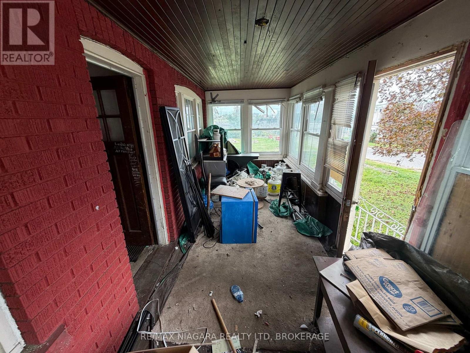 4445 John Street, Niagara Falls, Ontario  L2E 1A4 - Photo 4 - X14029052