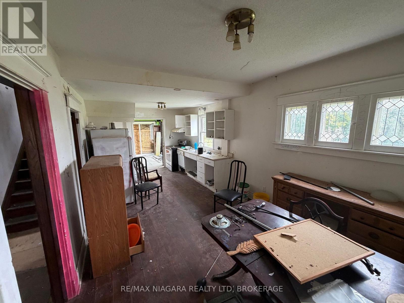 4445 John Street, Niagara Falls, Ontario  L2E 1A4 - Photo 5 - X14029052