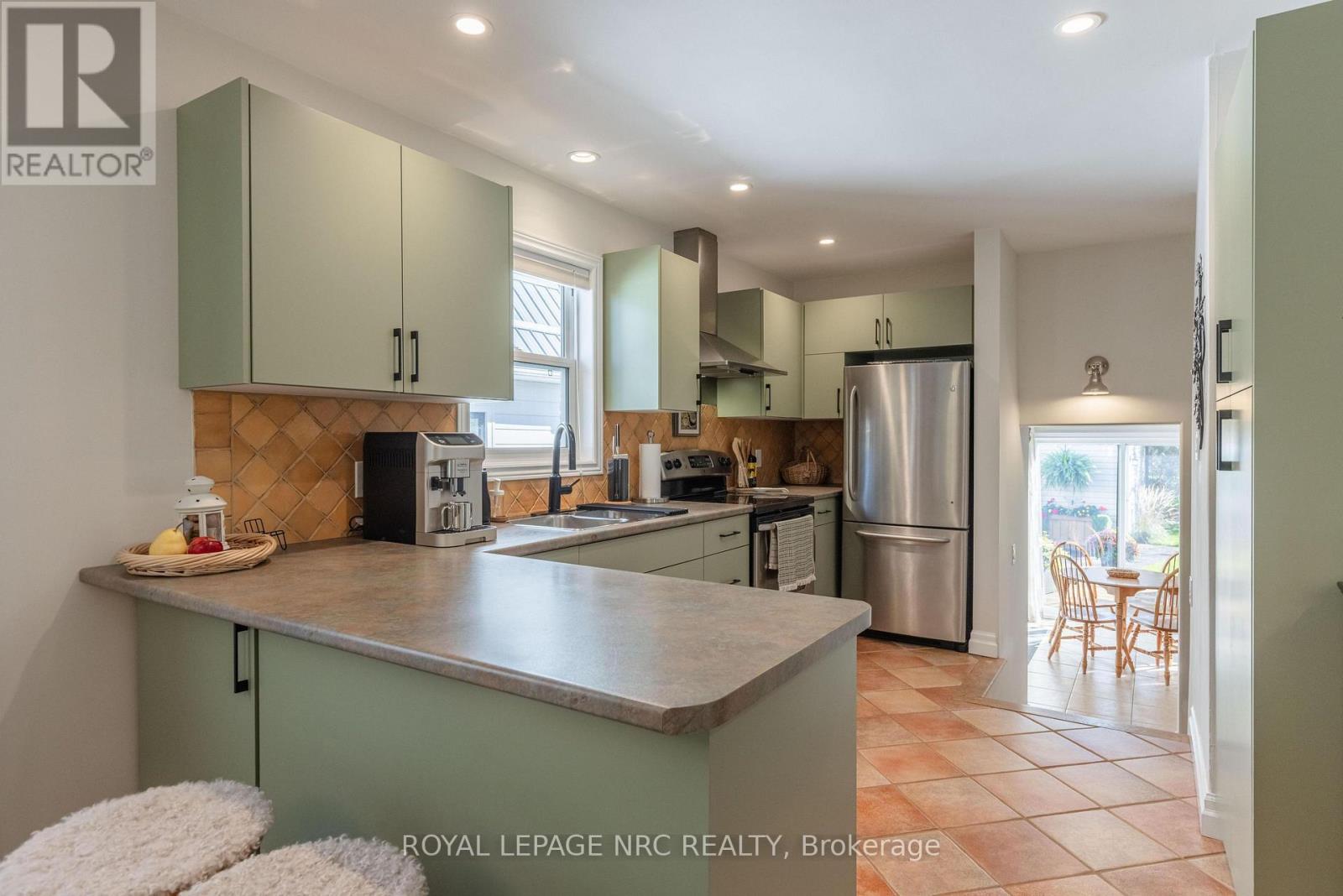 6496 Caswell Street, Niagara Falls, Ontario  L2J 1B9 - Photo 12 - X14029360