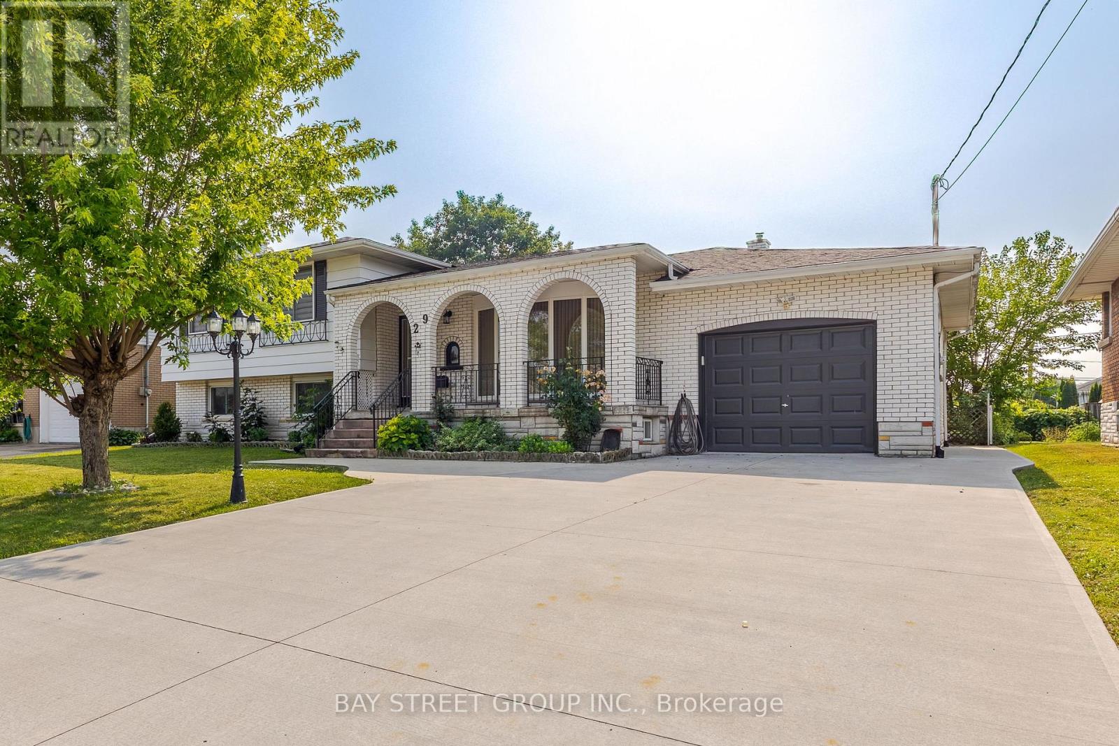 UPPER - 29 WEST STREET N, Thorold, Ontario