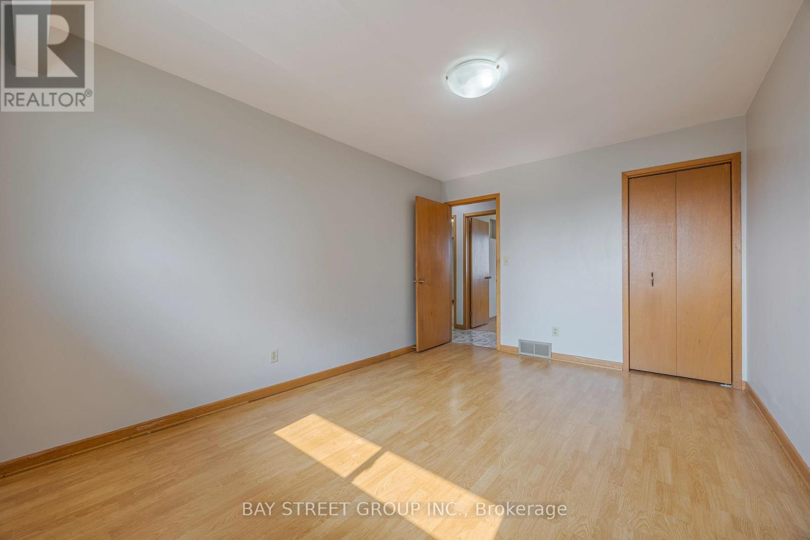 Upper - 29 West Street N, Thorold, Ontario  L2V 2S1 - Photo 12 - X14029944