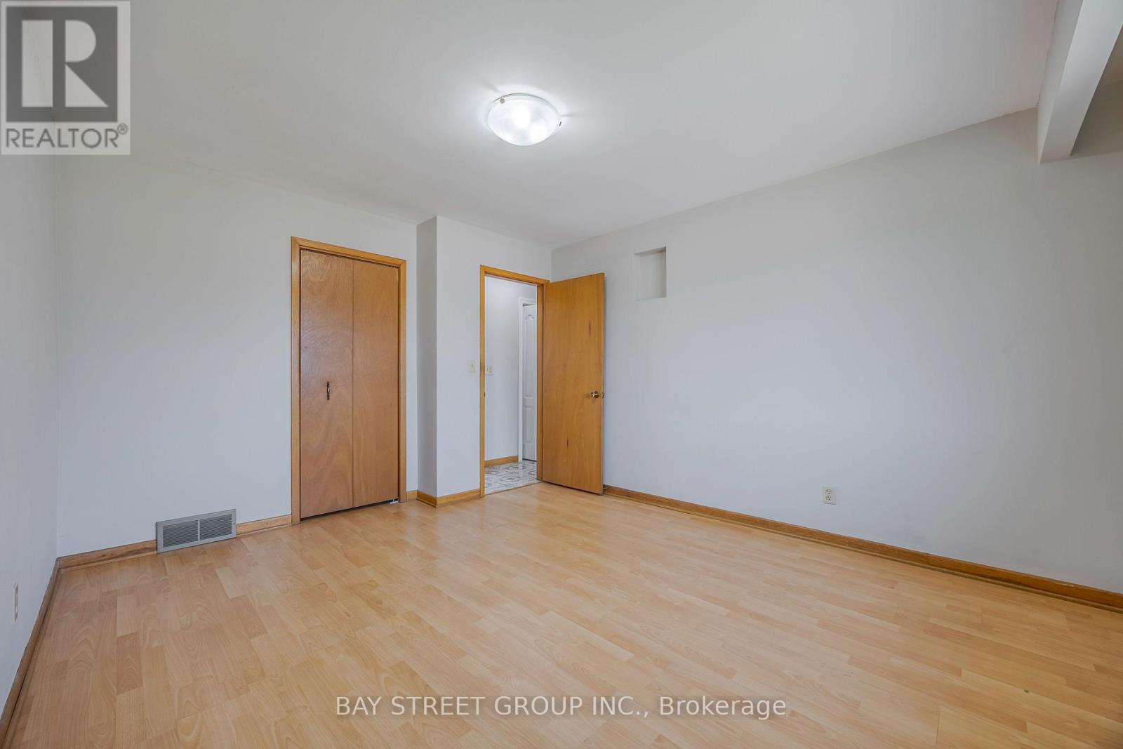 Upper - 29 West Street N, Thorold, Ontario  L2V 2S1 - Photo 14 - X14029944