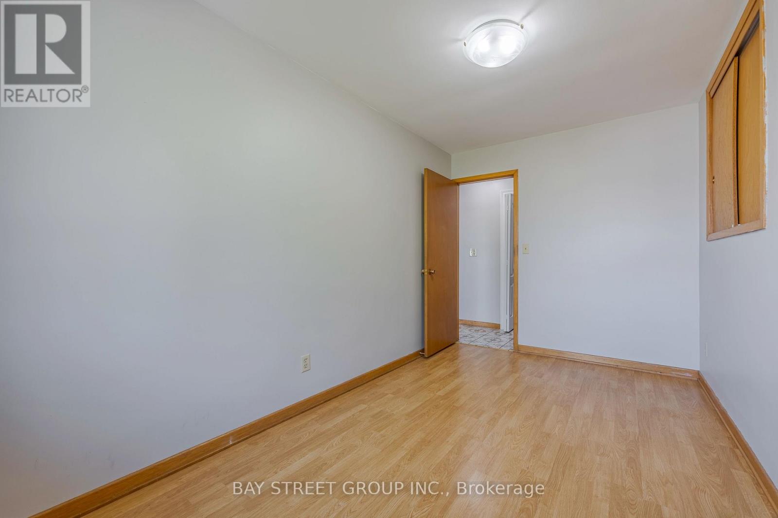 Upper - 29 West Street N, Thorold, Ontario  L2V 2S1 - Photo 16 - X14029944