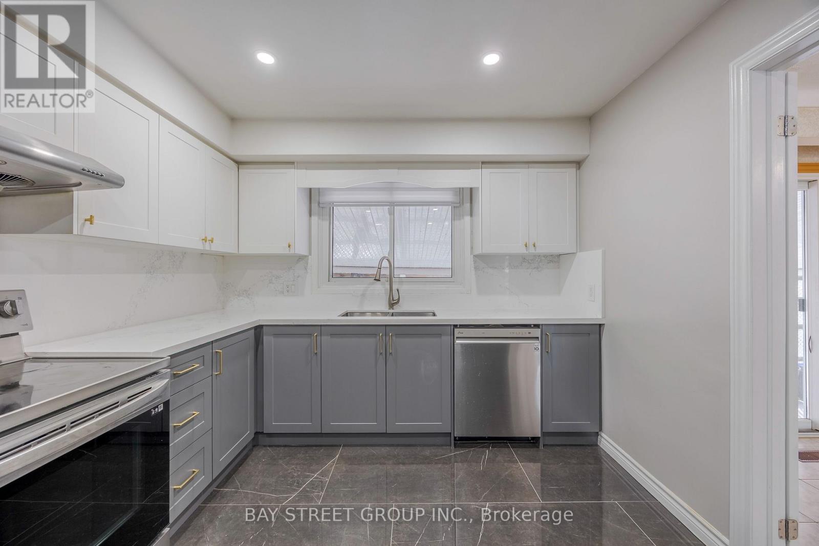 Upper - 29 West Street N, Thorold, Ontario  L2V 2S1 - Photo 5 - X14029944